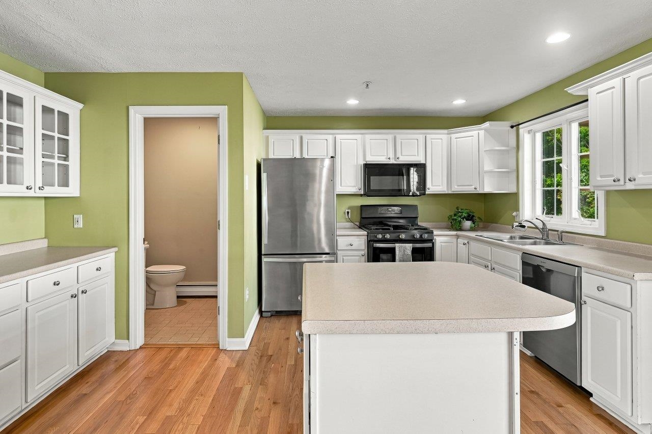 Photo 4 of Townhouse for sale at 204 Washington St #3, Dover, NH 03820 | MLS# 5110435 | Listing updated on 2026-09-18