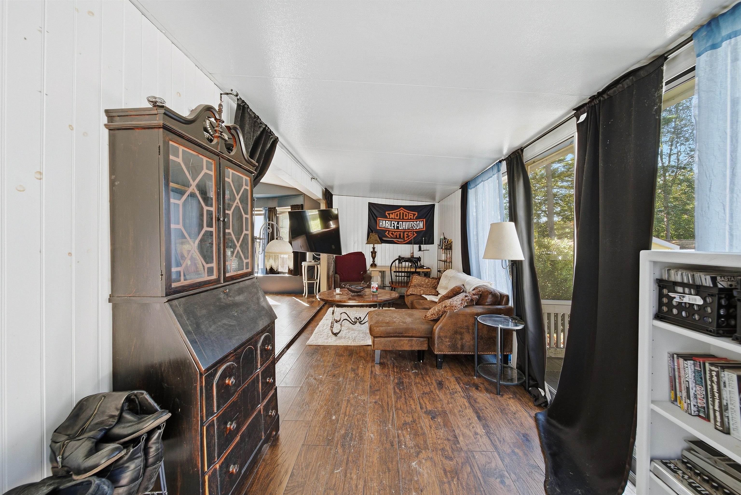 Photo 6 of 25