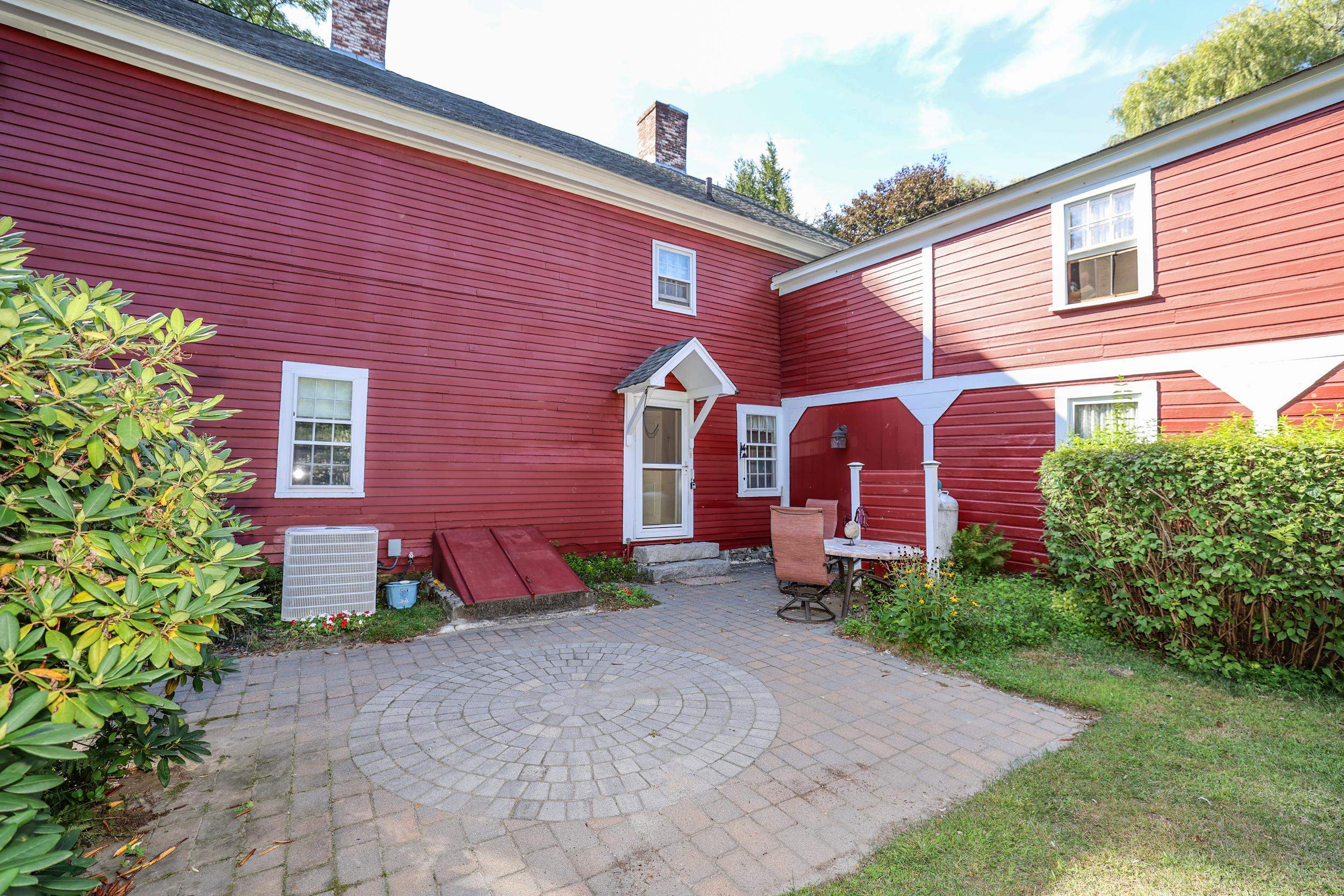 Photo 3 of Single family home for sale at 244 Boston Post Rd, Amherst, NH 03031 | MLS# 5110446 | Listing updated on 2026-09-18