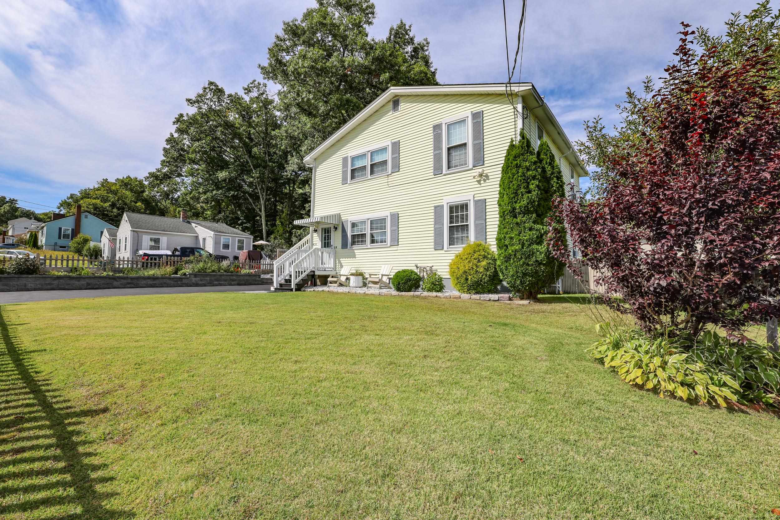 Photo 4 of Multi family home for sale at 424 Gold St, Manchester, NH 03103 | MLS# 5110451 | Listing updated on 2026-09-19