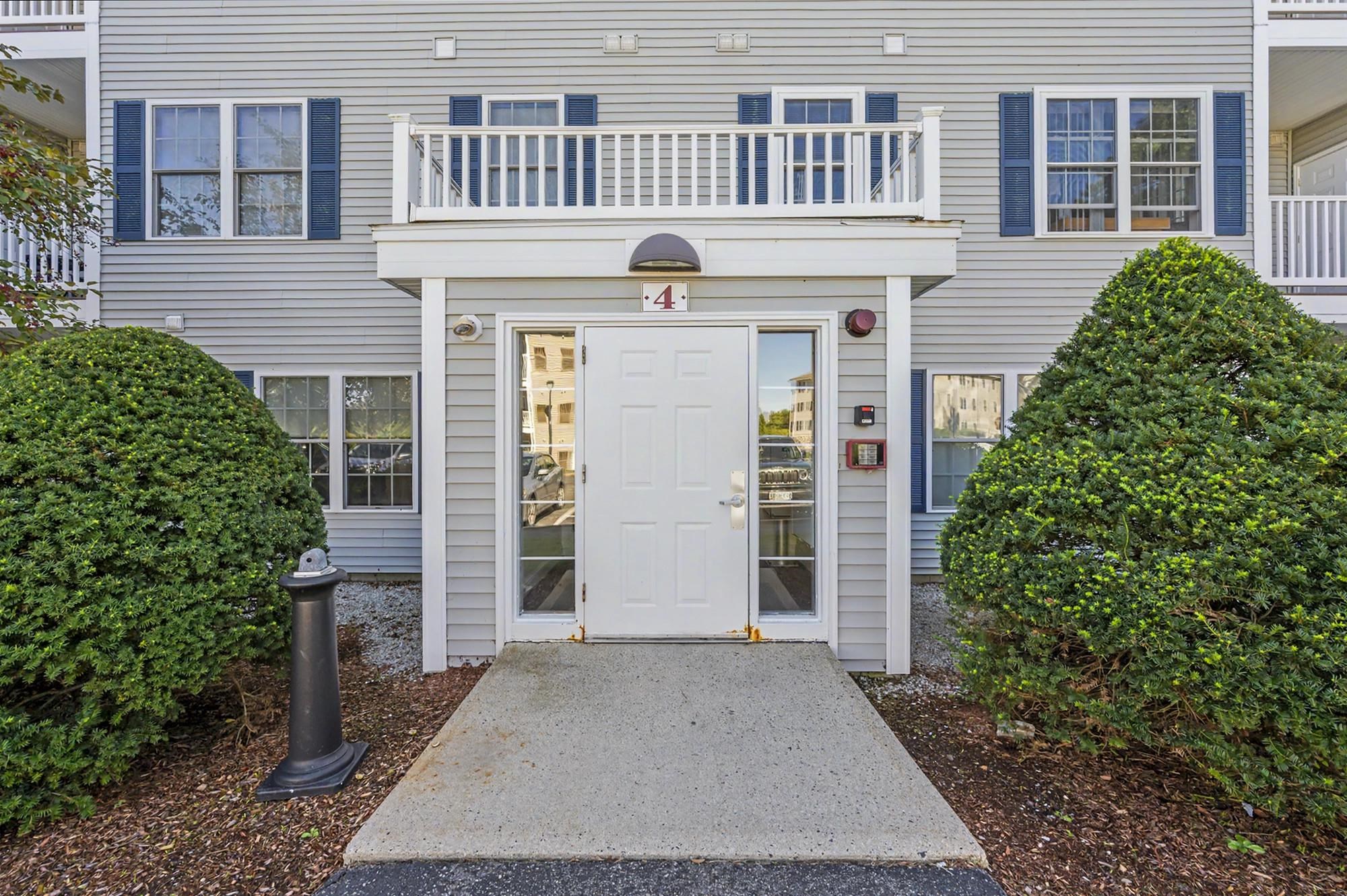 Photo 3 of Condo for sale at 4 Crestview Cir #116, Londonderry, NH 03053 | MLS# 5110453 | Listing updated on 2026-09-19