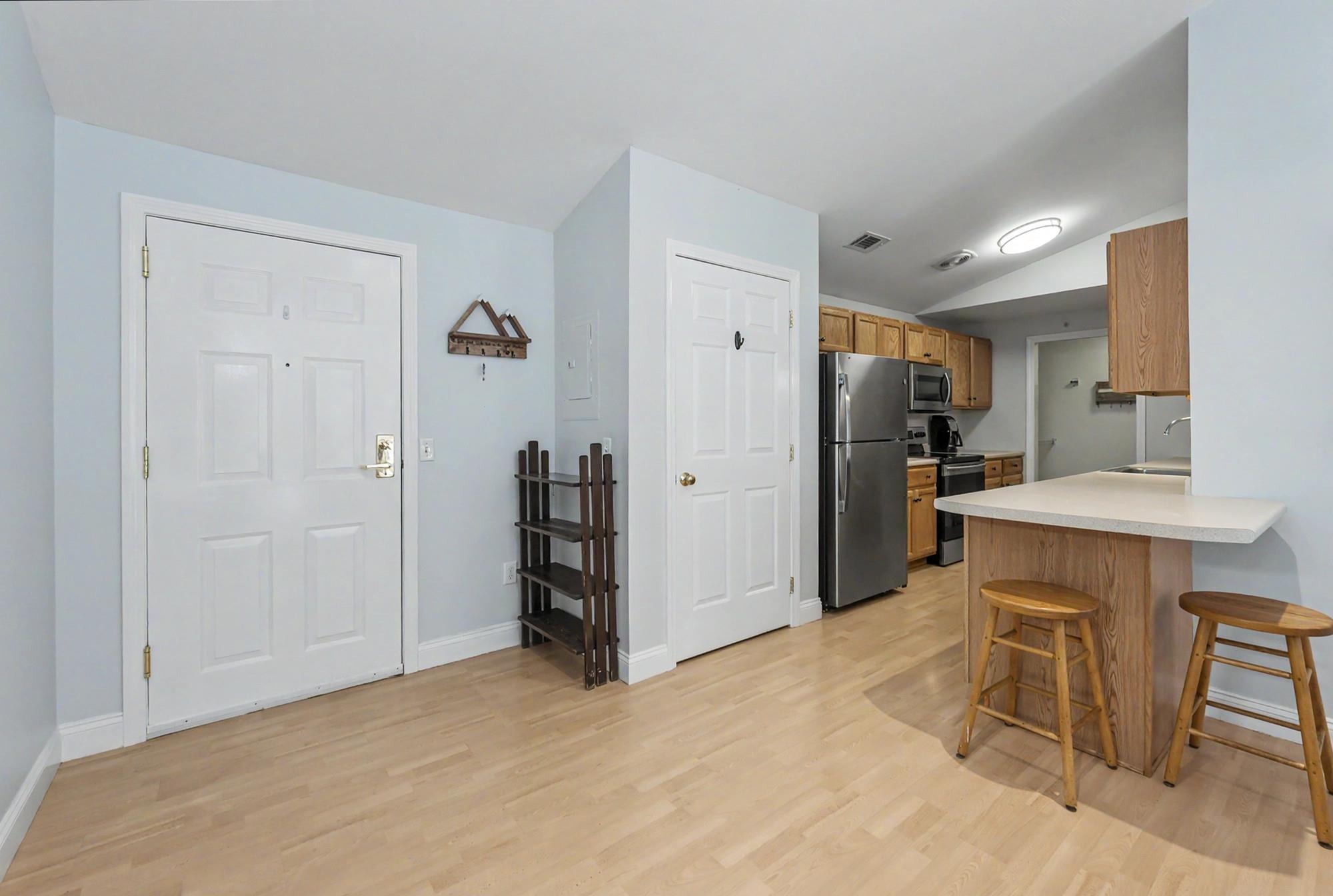 Photo 4 of Condo for sale at 4 Crestview Cir #116, Londonderry, NH 03053 | MLS# 5110453 | Listing updated on 2026-09-19