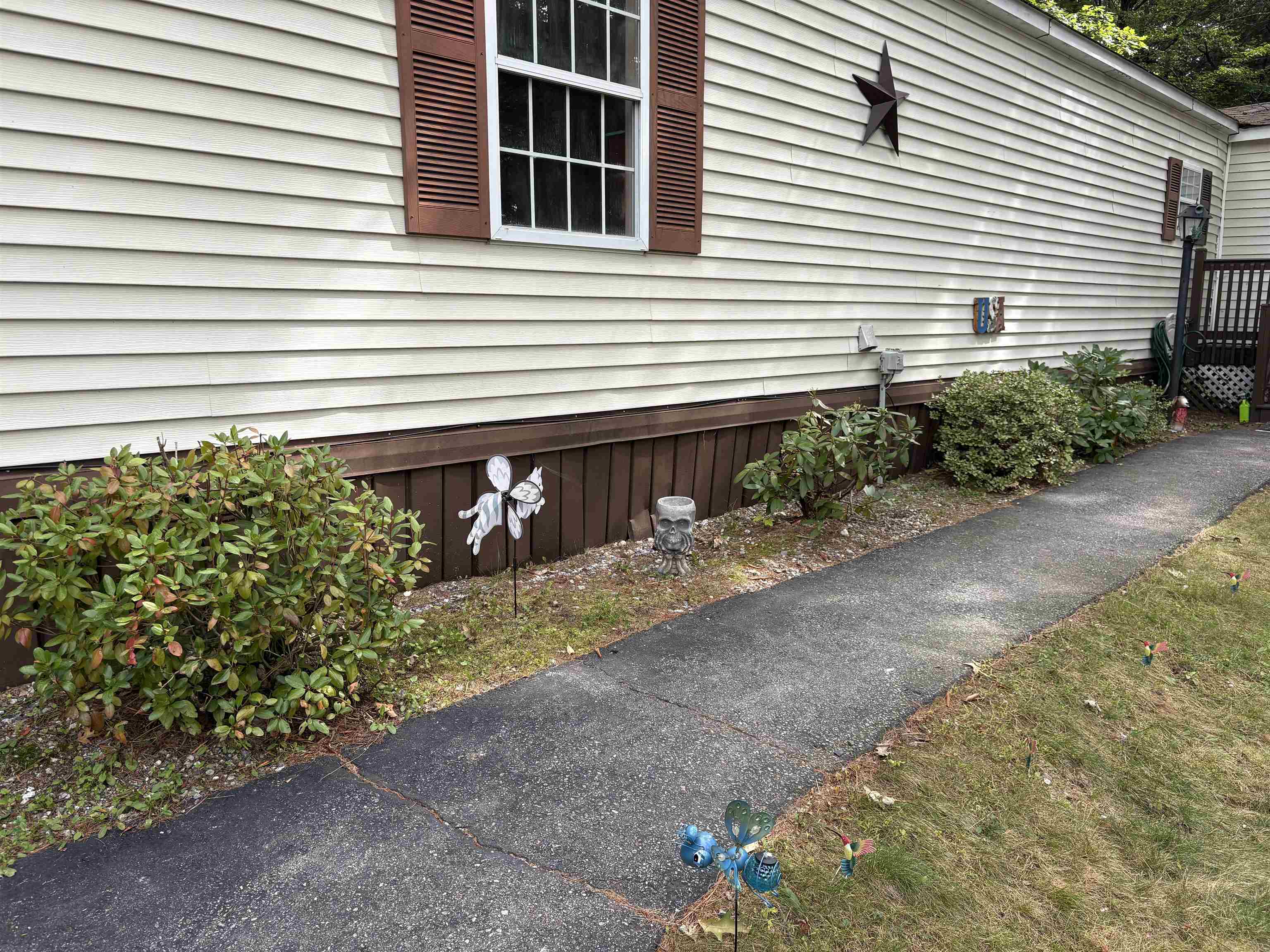 Photo 2 of Manufactured home for sale at 4 Joe Blake Rd #33, Plymouth, NH 03264 | MLS# 5110456 | Listing updated on 2026-09-19