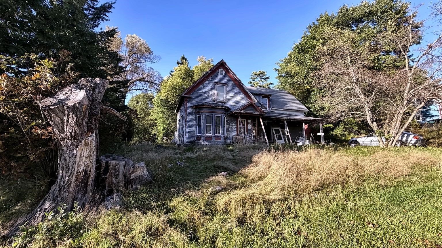 Photo 2 of Single family home for sale at 26 Prospect St, Whitefield, NH 03598 | MLS# 5110459 | Listing updated on 2026-09-20