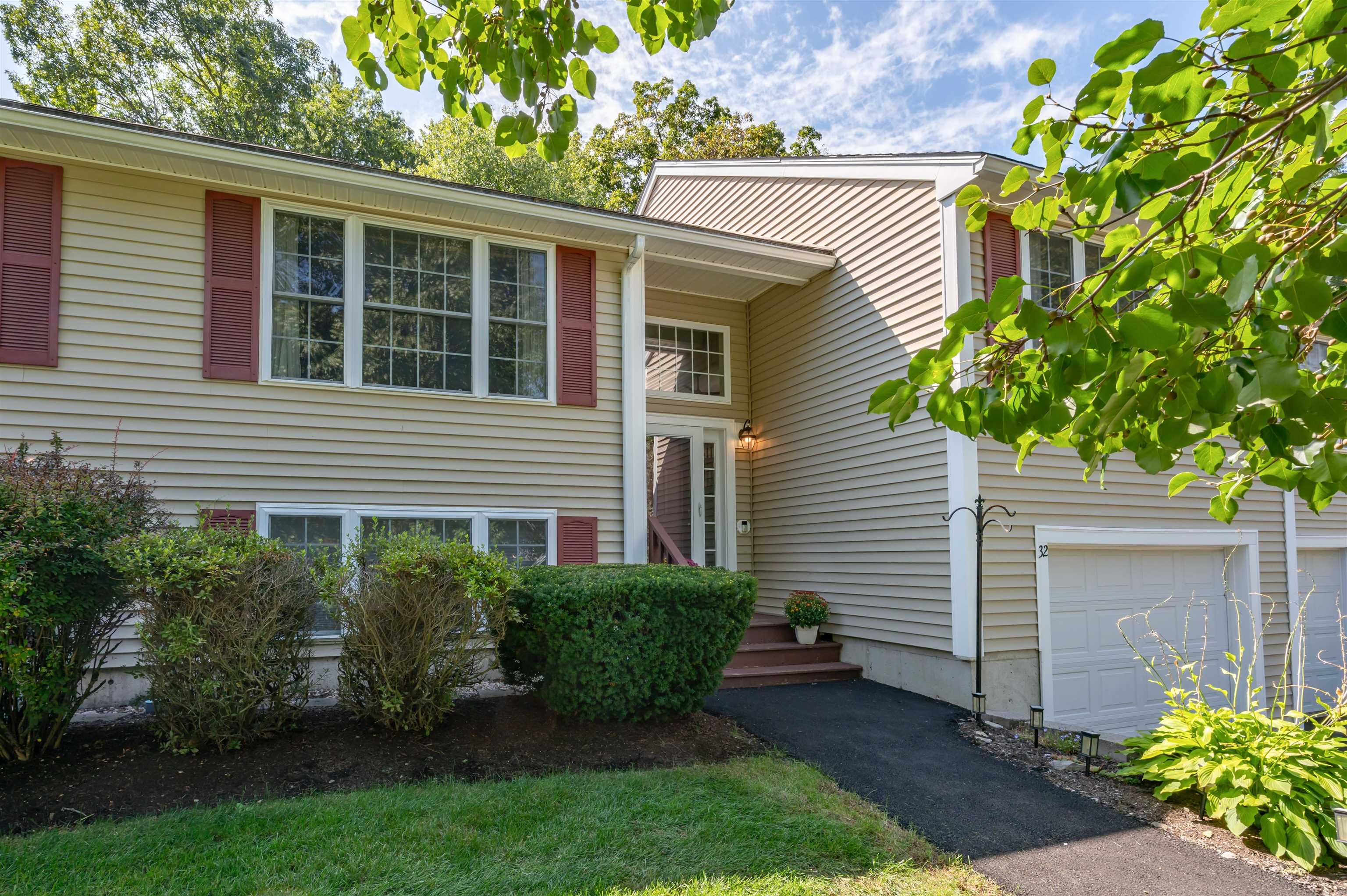 Photo 4 of Townhouse for sale at 32 Forrest St, East Hampstead, NH 03826 | MLS# 5110491 | Listing updated on 2026-09-18