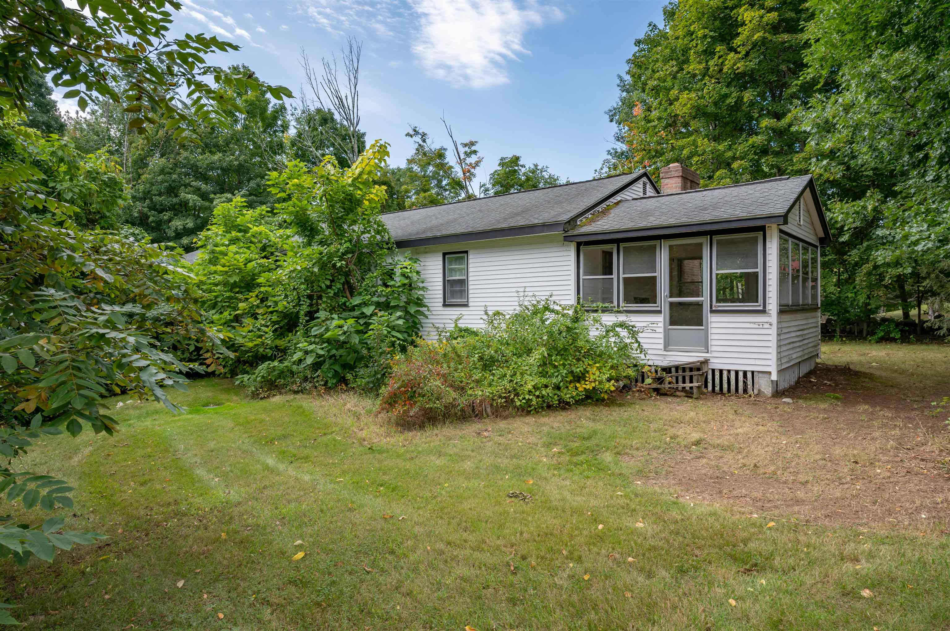 Photo 2 of Single family home for sale at 136 Maple Ave, Atkinson, NH 03811 | MLS# 5110500 | Listing updated on 2026-09-18