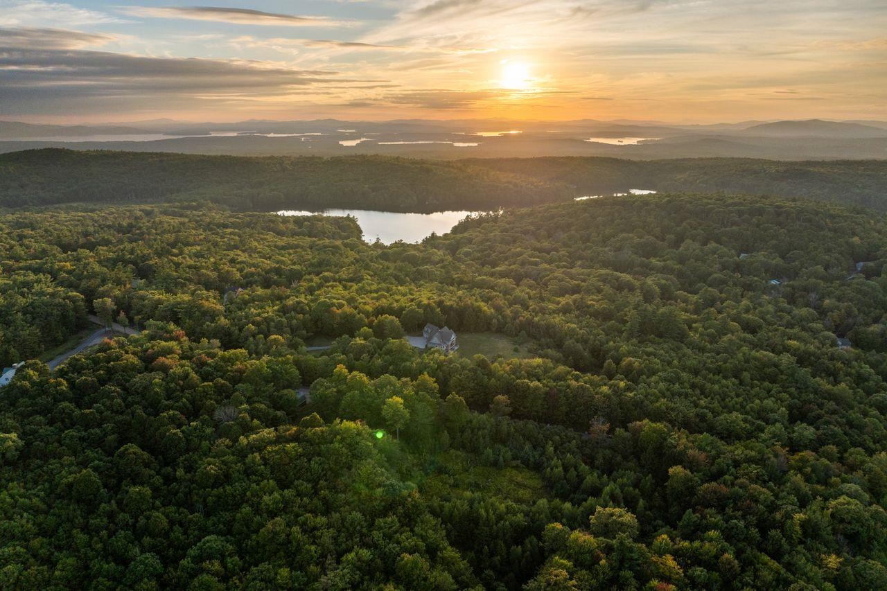 Photo 4 of Single family home for sale at 960 Beach Pond Rd, Wolfeboro, NH 03894 | MLS# 5110504 | Listing updated on 2026-09-19