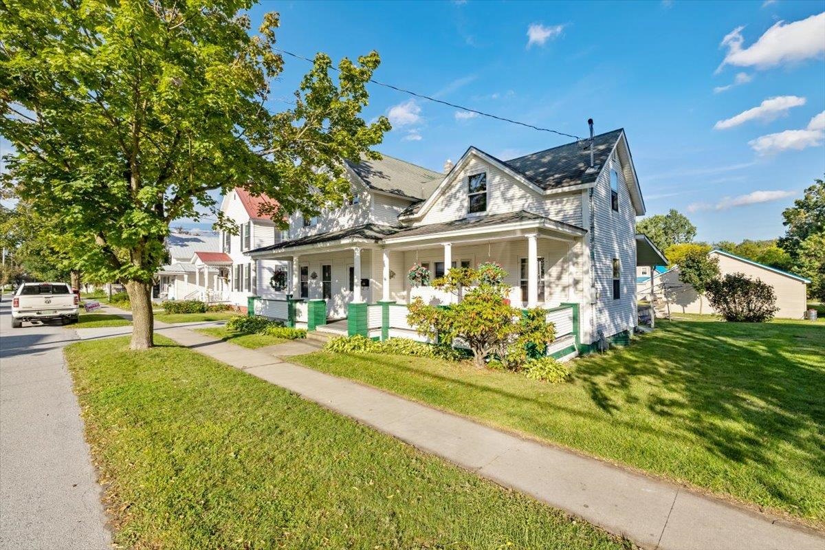 Photo 2 of Single family home for sale at 35 N Elm St, St. Albans City, VT 05478 | MLS# 5110525 | Listing updated on 2026-09-18