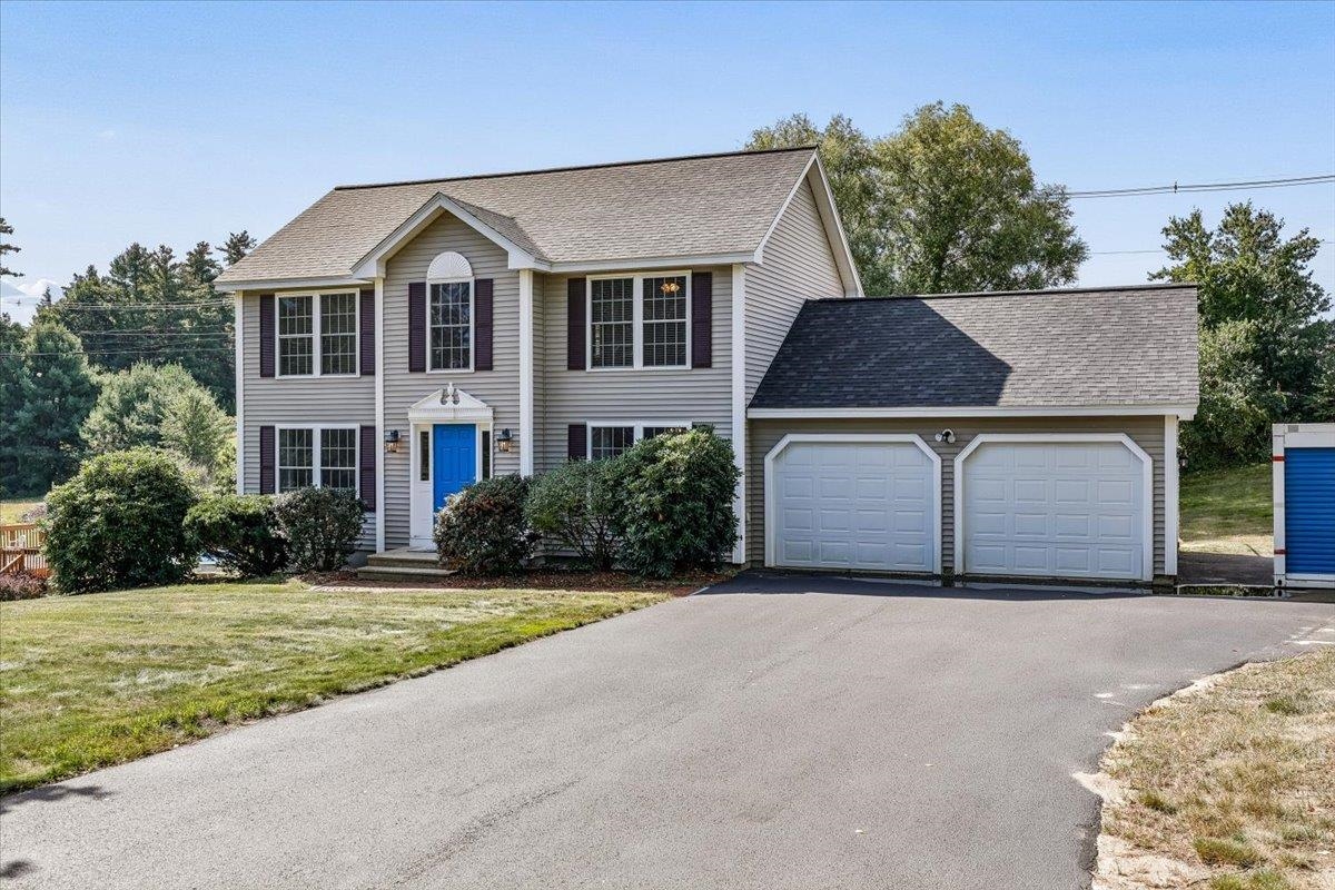 Photo 3 of Single family home for sale at 42 Moose Clb Park Rd, Goffstown, NH 03045 | MLS# 5110527 | Listing updated on 2026-09-18