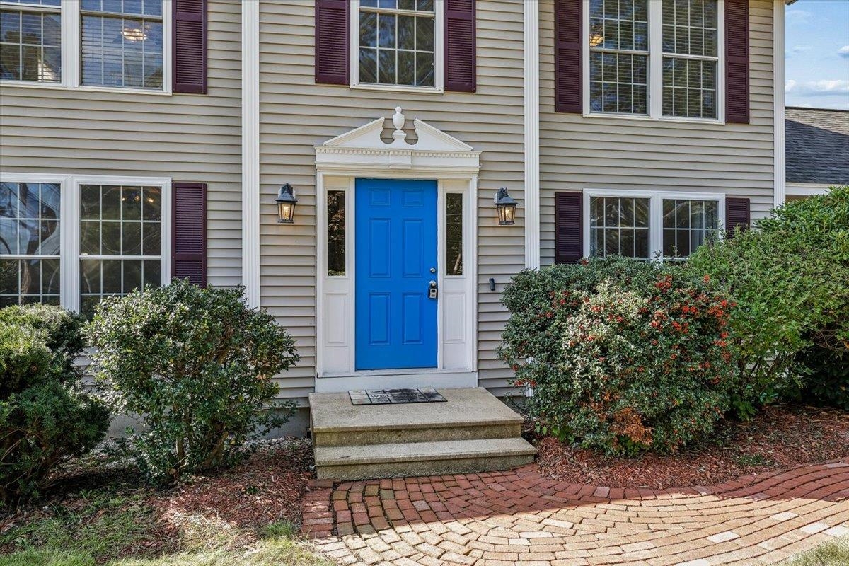 Photo 3 of Single family home for sale at 42 Moose Clb Park Rd, Goffstown, NH 03045 | MLS# 5110527 | Listing updated on 2026-09-18