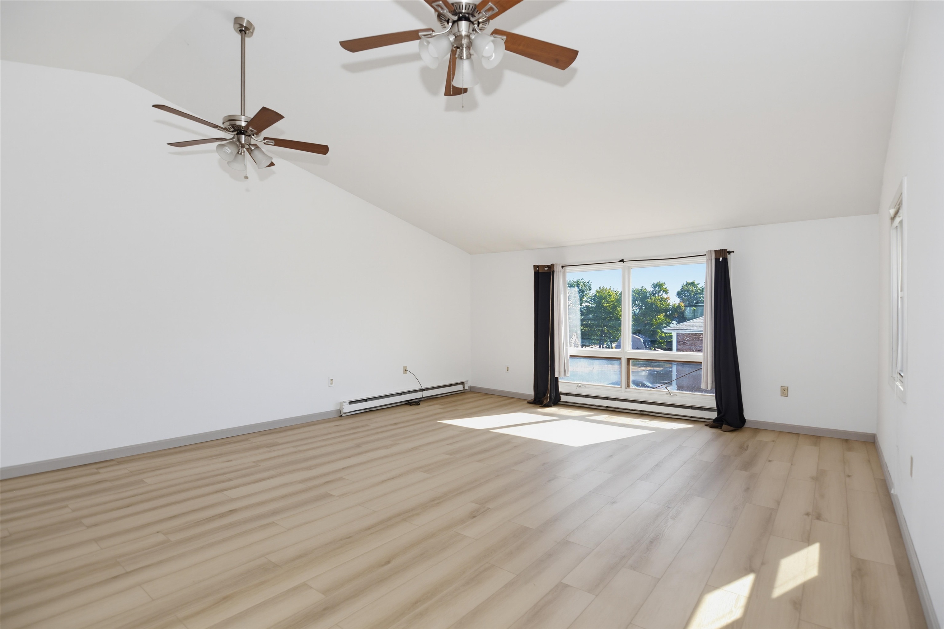 Photo 4 of Townhouse for sale at 186 Dunbarton Rd #14, Manchester, NH 03102 | MLS# 5110538 | Listing updated on 2026-09-18