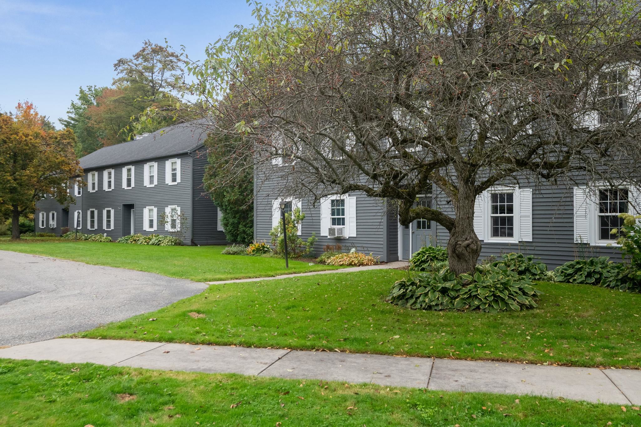 Photo 3 of Condo for sale at 86 Twin Oaks Ter #86, South Burlington, VT 05403 | MLS# 5110547 | Listing updated on 2026-10-06