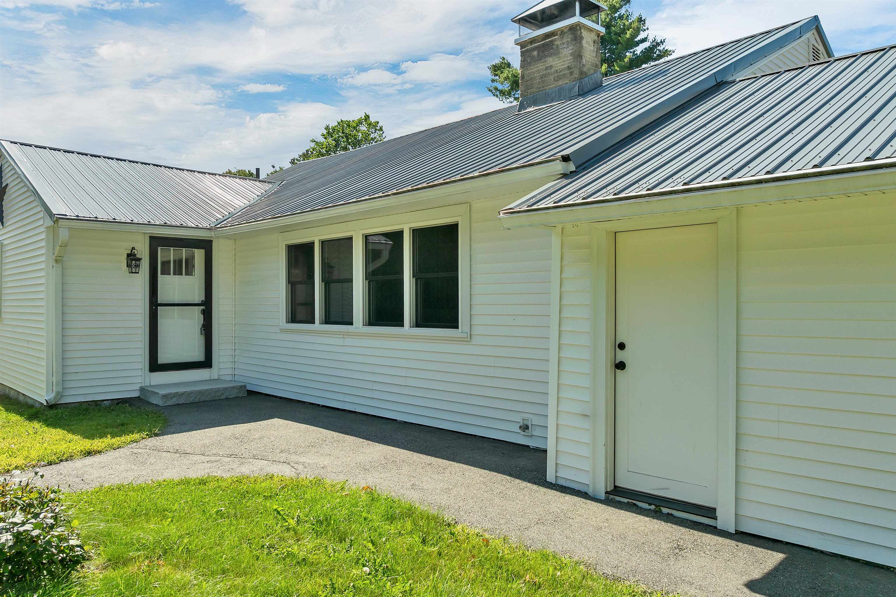 Photo 3 of Single family home for sale at 76 Ridgewood Ave, Gilford, NH 03249 | MLS# 5110557 | Listing updated on 2026-10-05