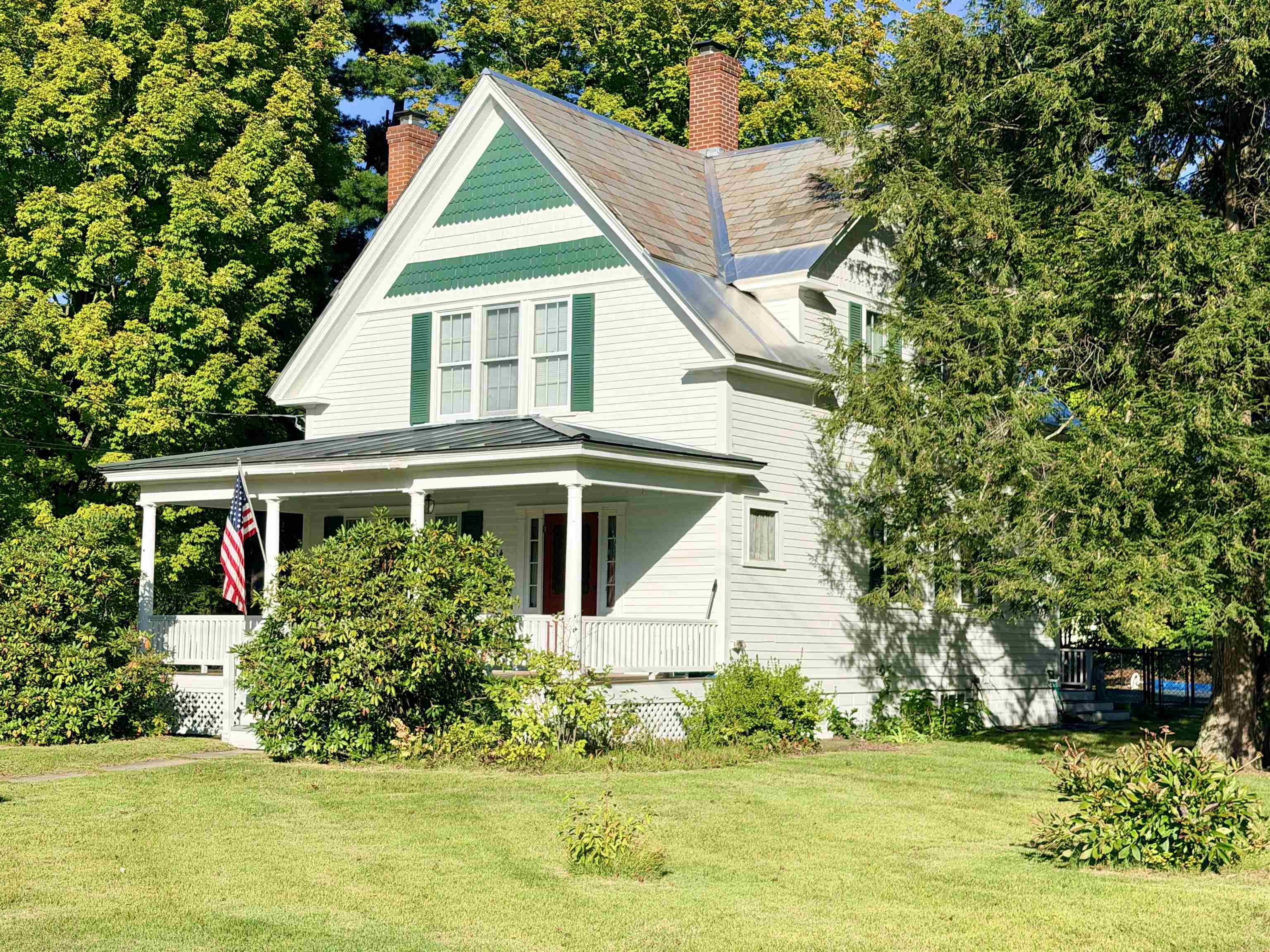 Photo 3 of Single family home for sale at 34 Edgewood Ave, Keene, NH 03431 | MLS# 5110582 | Listing updated on 2026-09-19