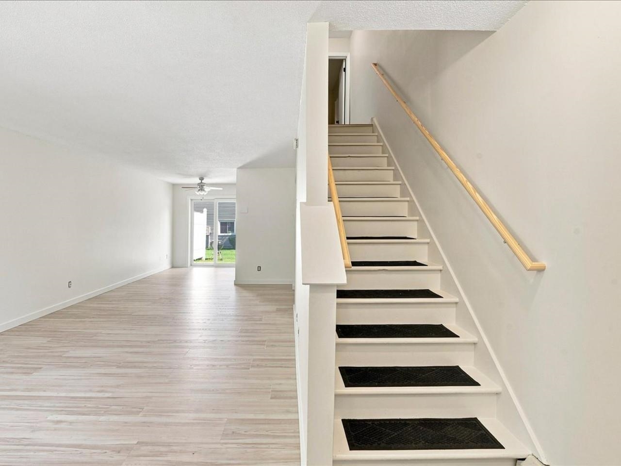 Photo 3 of Townhouse for sale at B2 Grandview Dr, South Burlington, VT 05403 | MLS# 5110583 | Listing updated on 2026-09-18