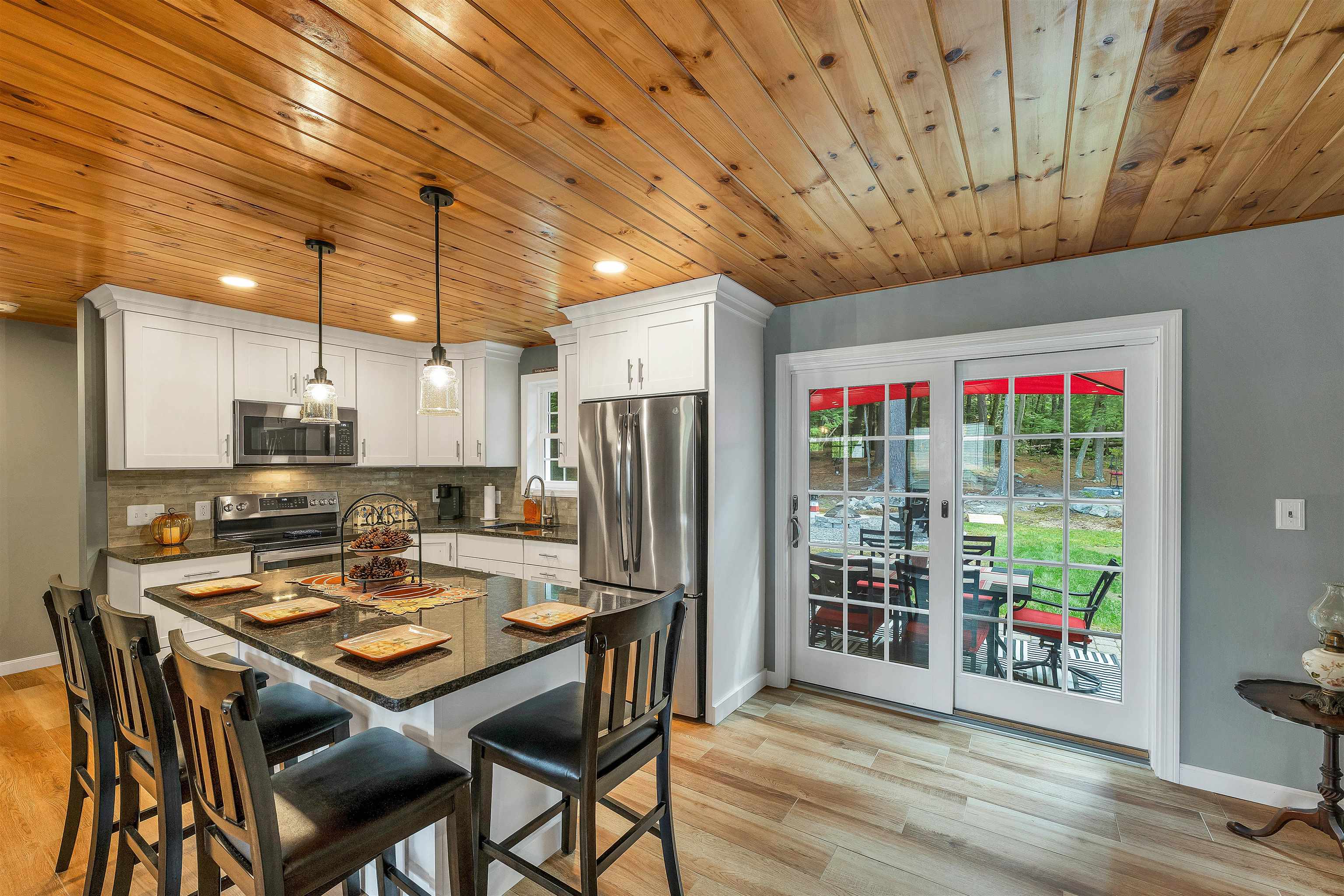 Photo 2 of Single family home for sale at 11 Knoll Rd, Wolfeboro, NH 03894 | MLS# 5110601 | Listing updated on 2026-09-19