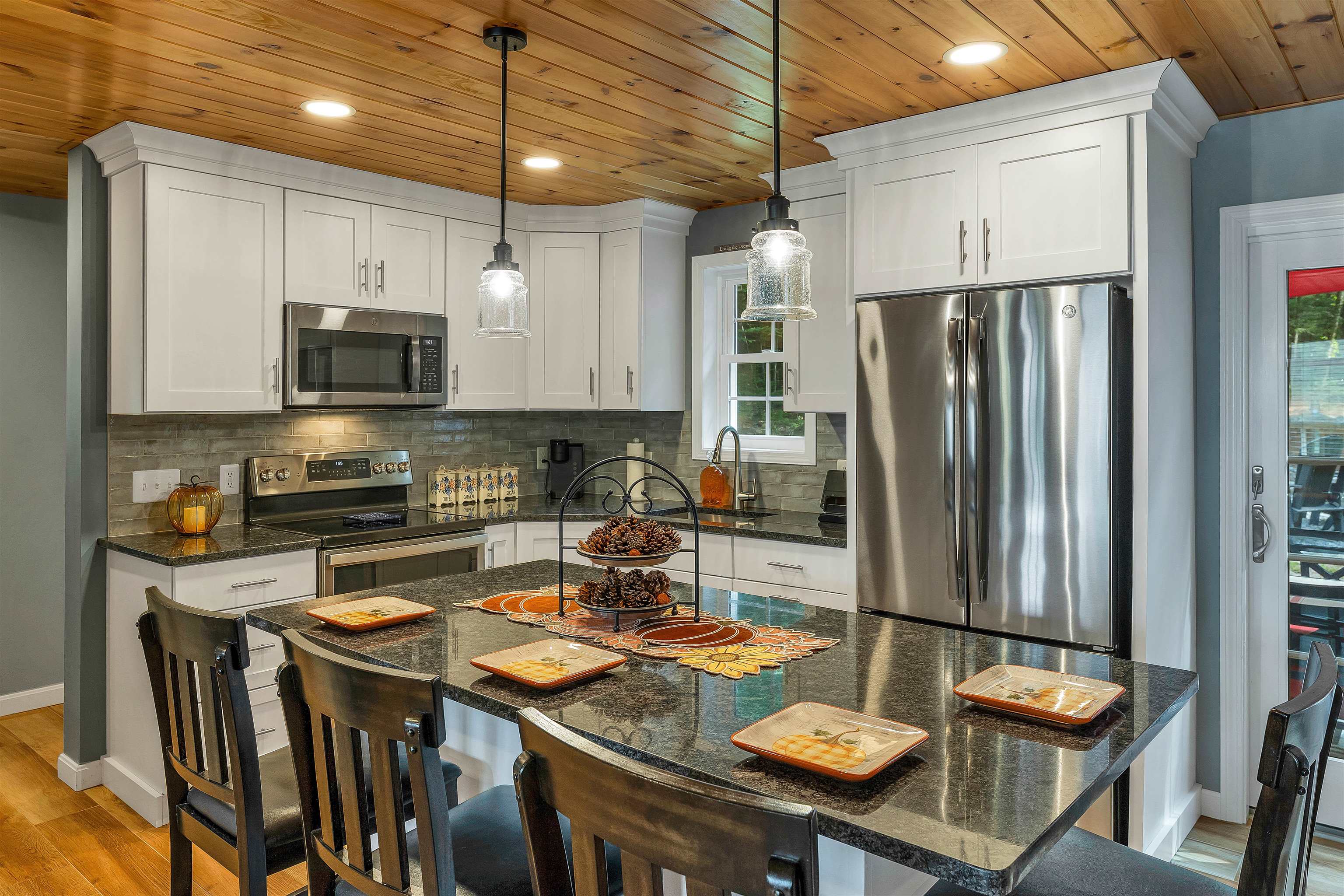 Photo 4 of Single family home for sale at 11 Knoll Rd, Wolfeboro, NH 03894 | MLS# 5110601 | Listing updated on 2026-09-19