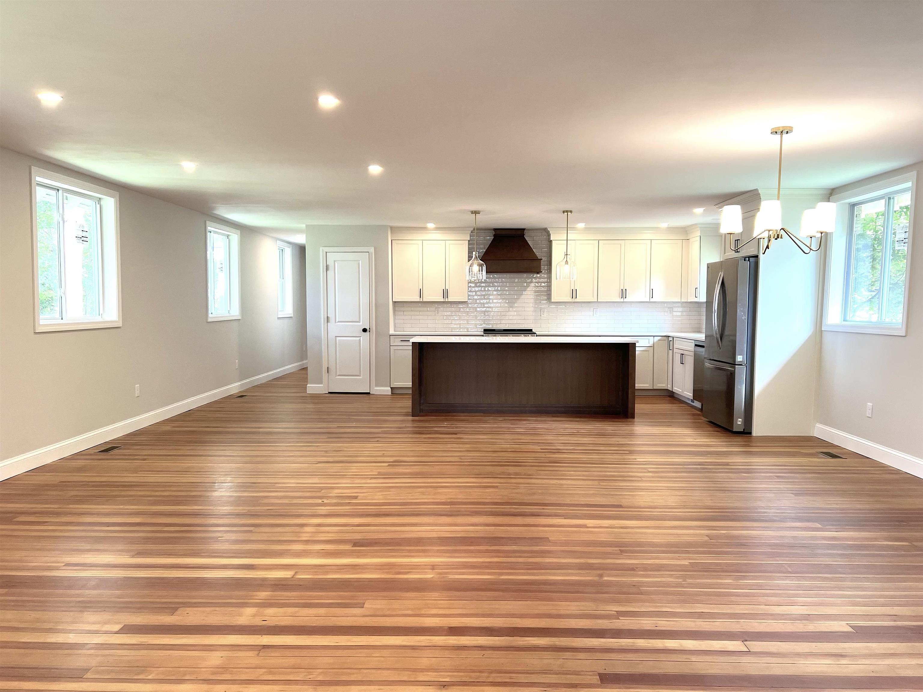 18 Oak Street, Derry, NH photo 5