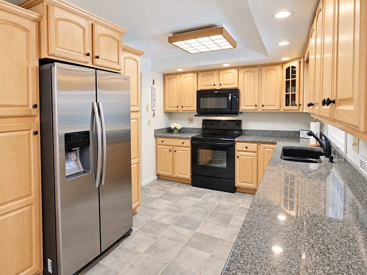 Photo 4 of Single family home for sale at 12 Roundtree Dr, Merrimack, NH 03054 | MLS# 5110611 | Listing updated on 2026-09-19