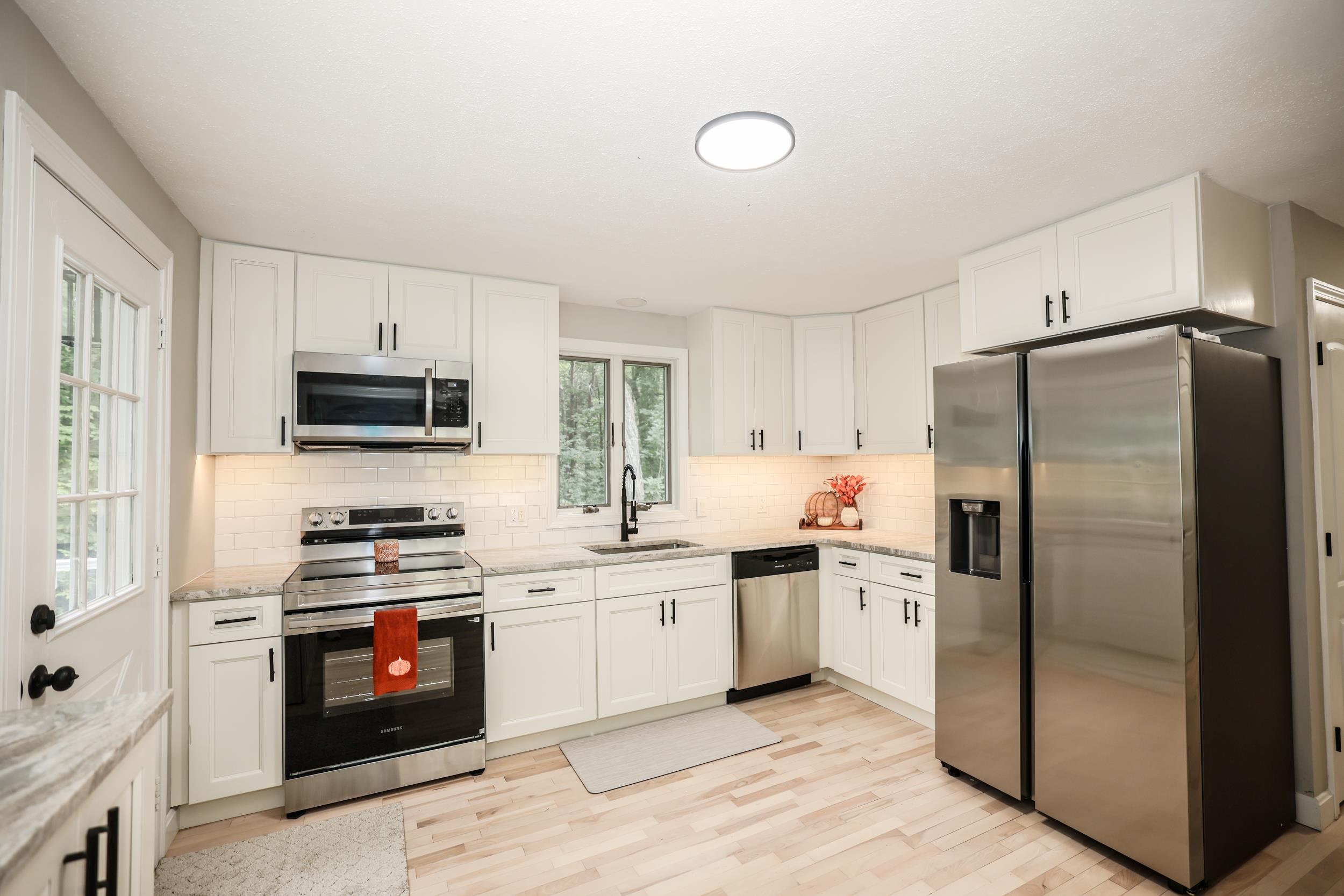Photo 2 of Single family home for sale at 14 Richard Ct, Raymond, NH 03077 | MLS# 5110630 | Listing updated on 2026-09-19