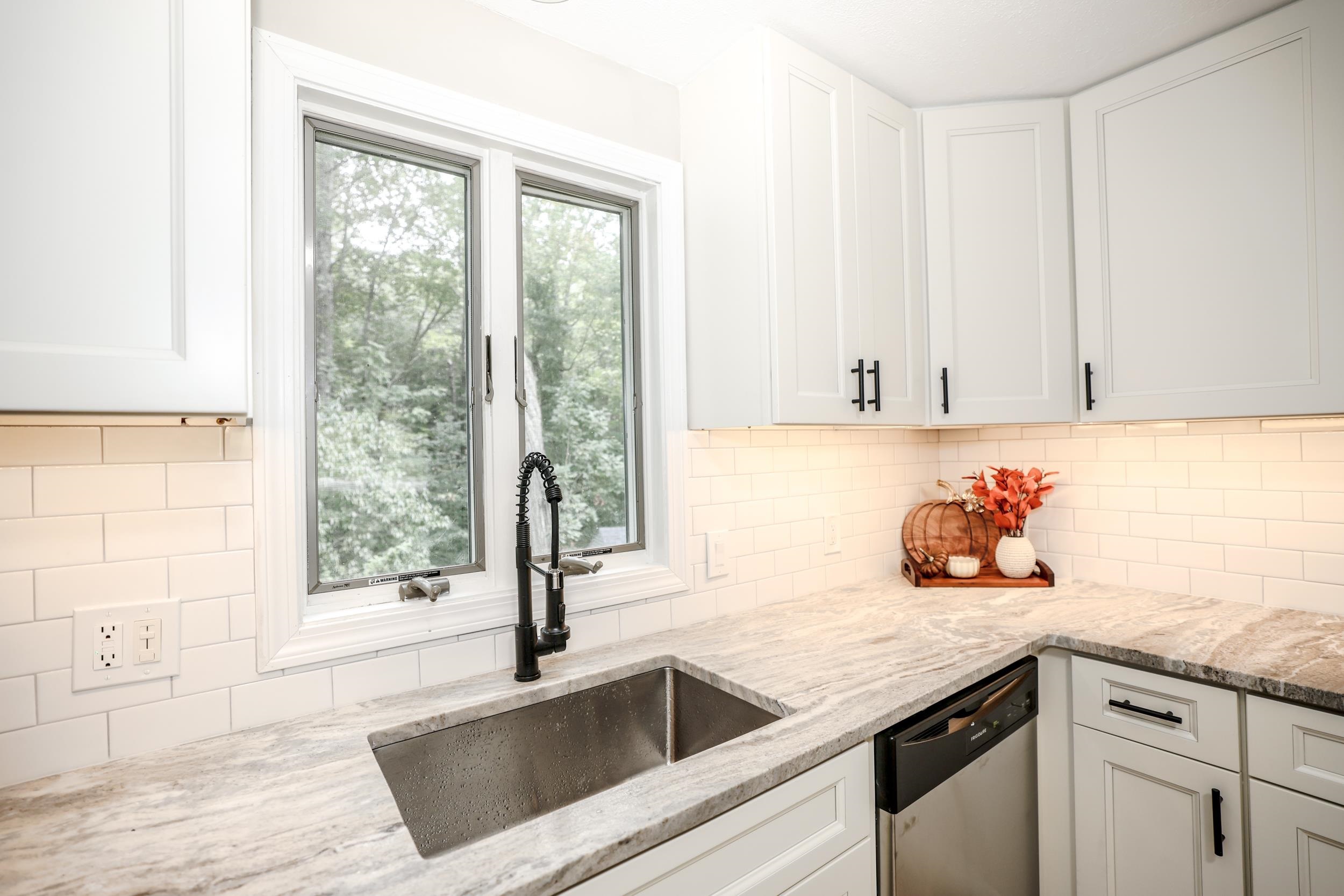 Photo 4 of Single family home for sale at 14 Richard Ct, Raymond, NH 03077 | MLS# 5110630 | Listing updated on 2026-09-19