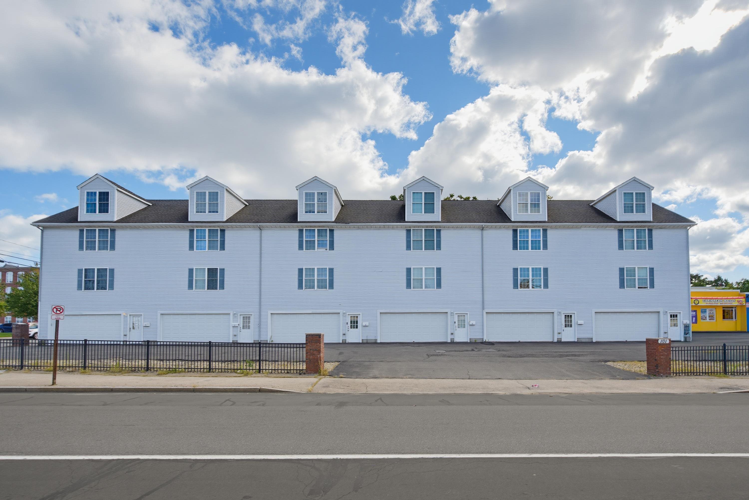 Photo 3 of Townhouse for sale at 101 Maple St #5, Manchester, NH 03103 | MLS# 5110643 | Listing updated on 2026-09-19