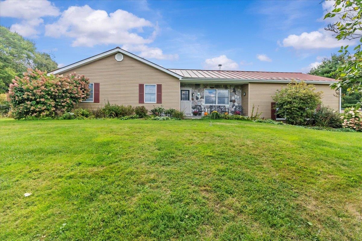 Photo 2 of Single family home for sale at 4214 E Sheldon Rd, Sheldon, VT 05450 | MLS# 5110651 | Listing updated on 2026-09-19