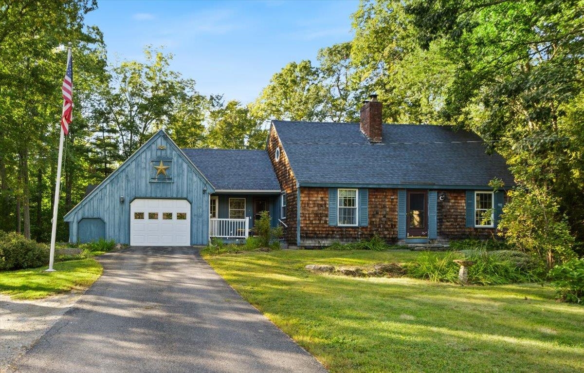 Photo 1 of Single family home for sale at 8 Juniper Rd, Derry, NH 03038 | MLS# 5110663 | Listing updated on 2026-09-19