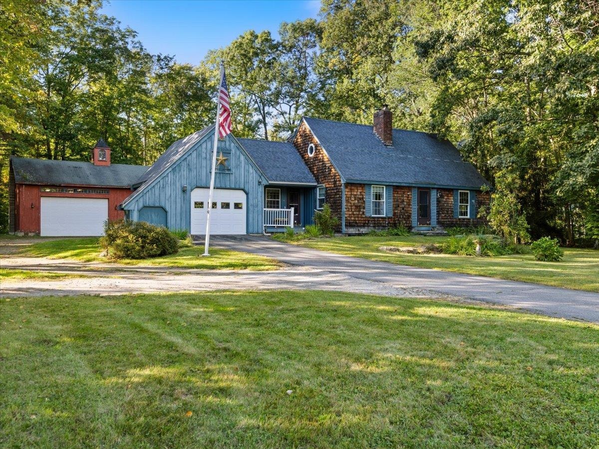 Photo 2 of Single family home for sale at 8 Juniper Rd, Derry, NH 03038 | MLS# 5110663 | Listing updated on 2026-09-19