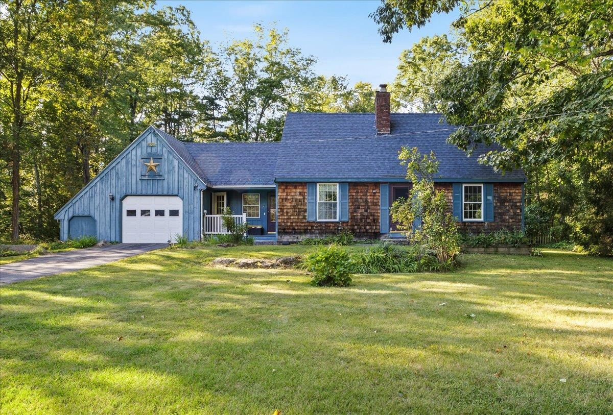 Photo 3 of Single family home for sale at 8 Juniper Rd, Derry, NH 03038 | MLS# 5110663 | Listing updated on 2026-09-19