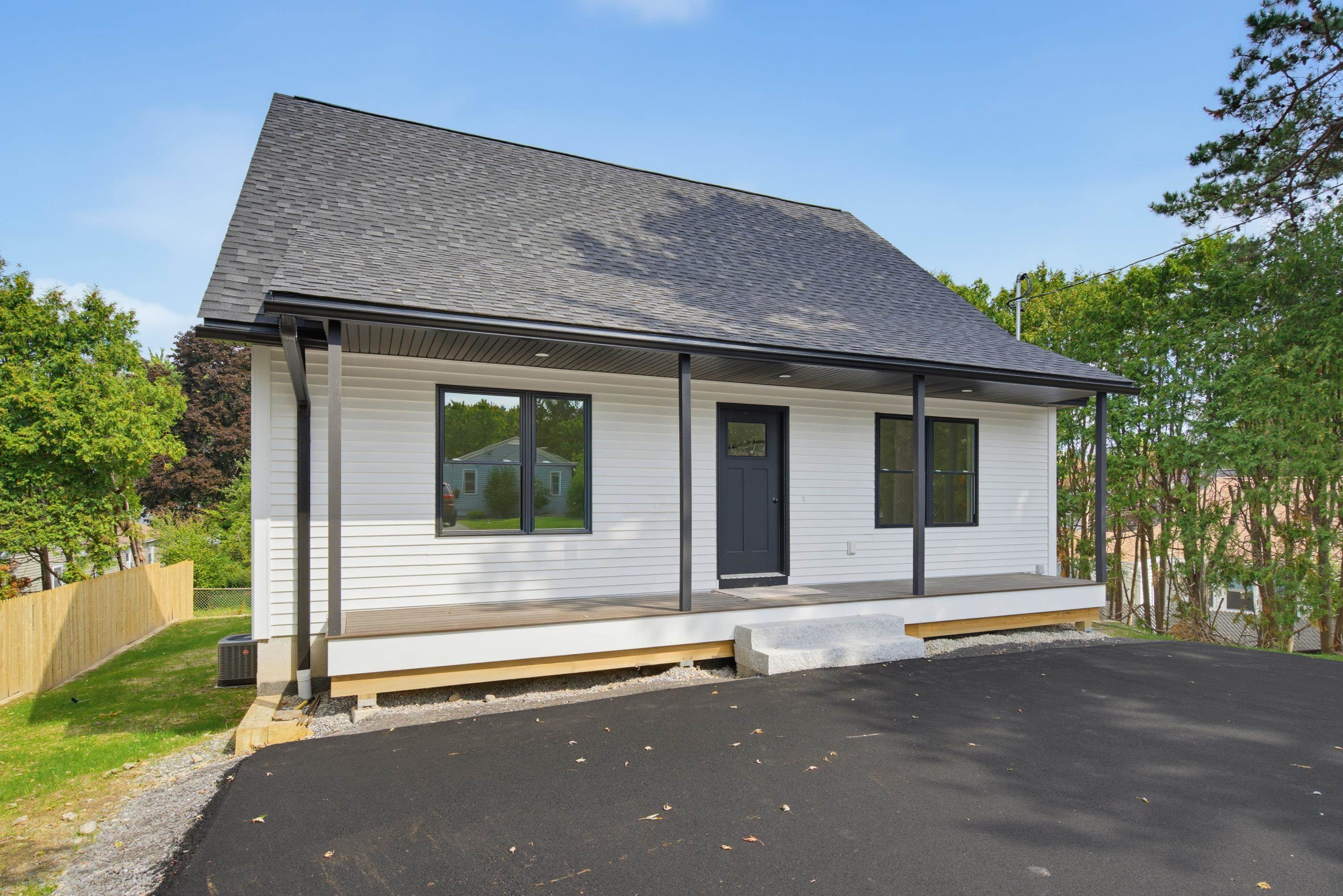 Photo 3 of Single family home for sale at 6 Swan St, Nashua, NH 03060 | MLS# 5110689 | Listing updated on 2026-09-20
