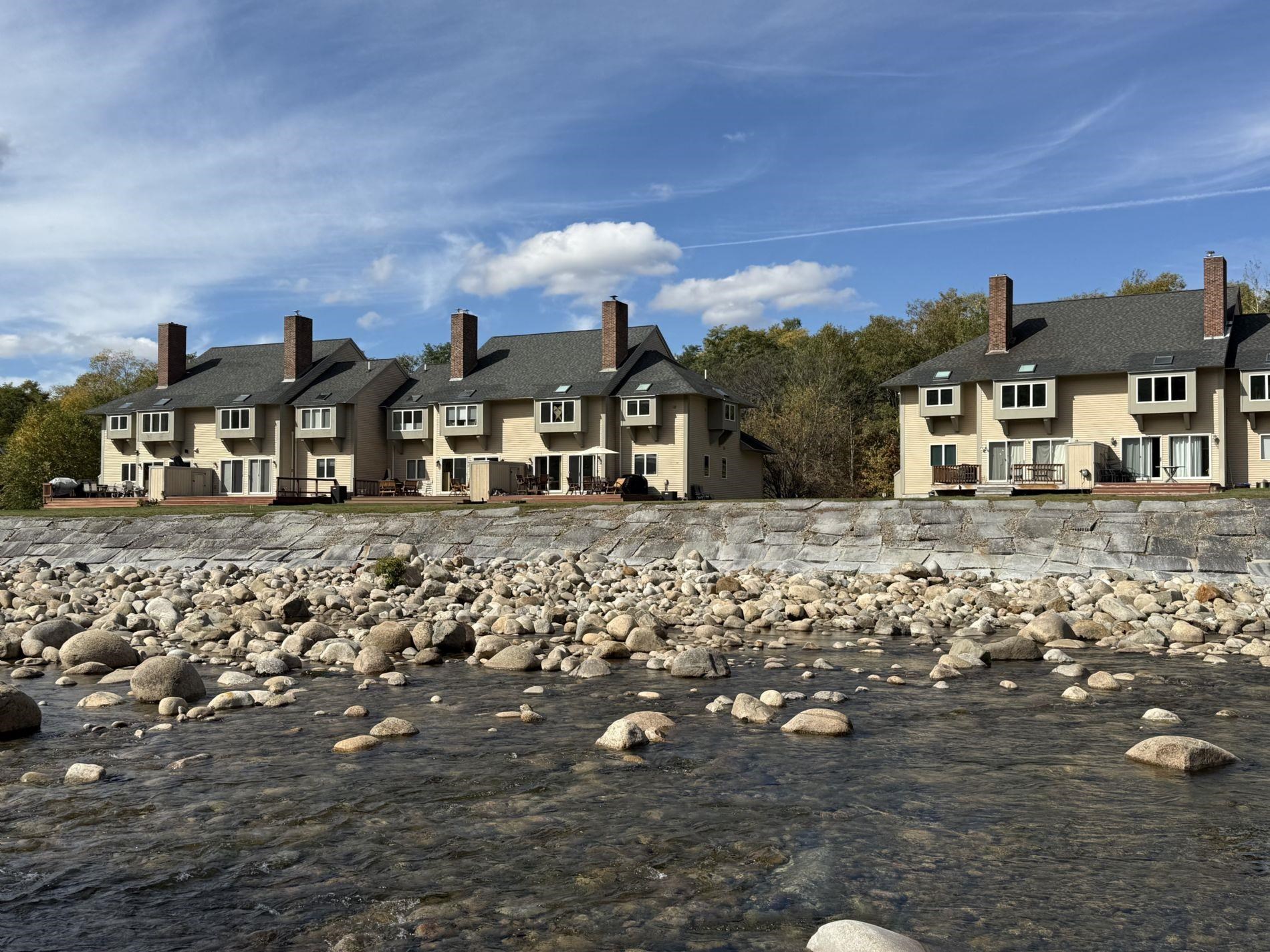 Photo 2 of Townhouse for sale at 52 Bunker Ln #4, Lincoln, NH 03251 | MLS# 5111015 | Listing updated on 2026-10-07