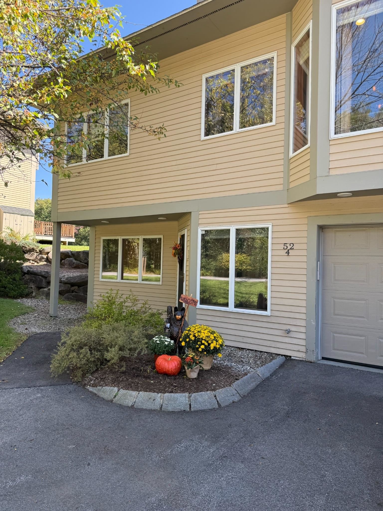 Photo 3 of Townhouse for sale at 52 Bunker Ln #4, Lincoln, NH 03251 | MLS# 5111015 | Listing updated on 2026-10-07