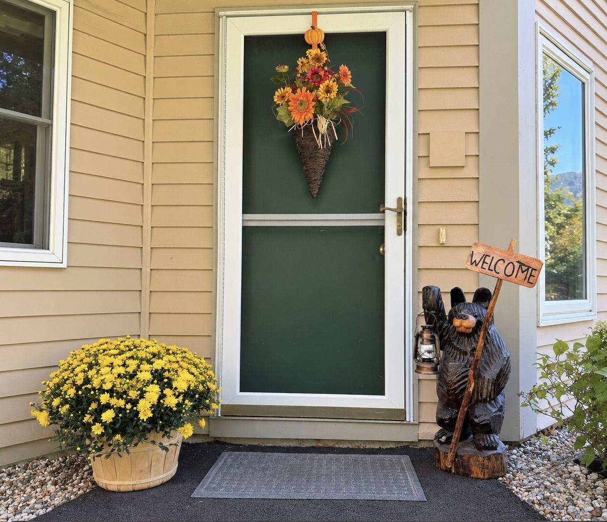 Photo 4 of Townhouse for sale at 52 Bunker Ln #4, Lincoln, NH 03251 | MLS# 5111015 | Listing updated on 2026-10-07