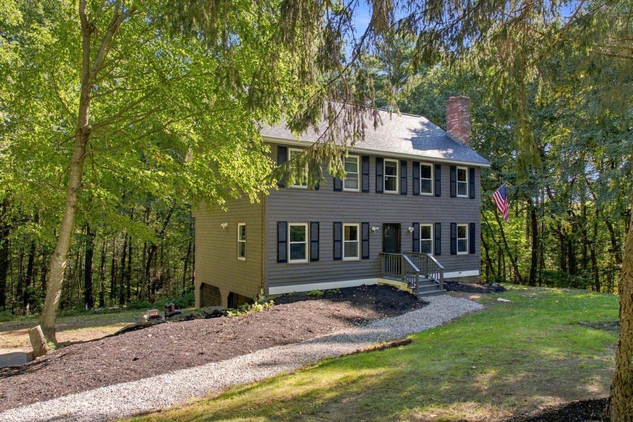 27 Hampshire Drive, Derry, NH photo 4