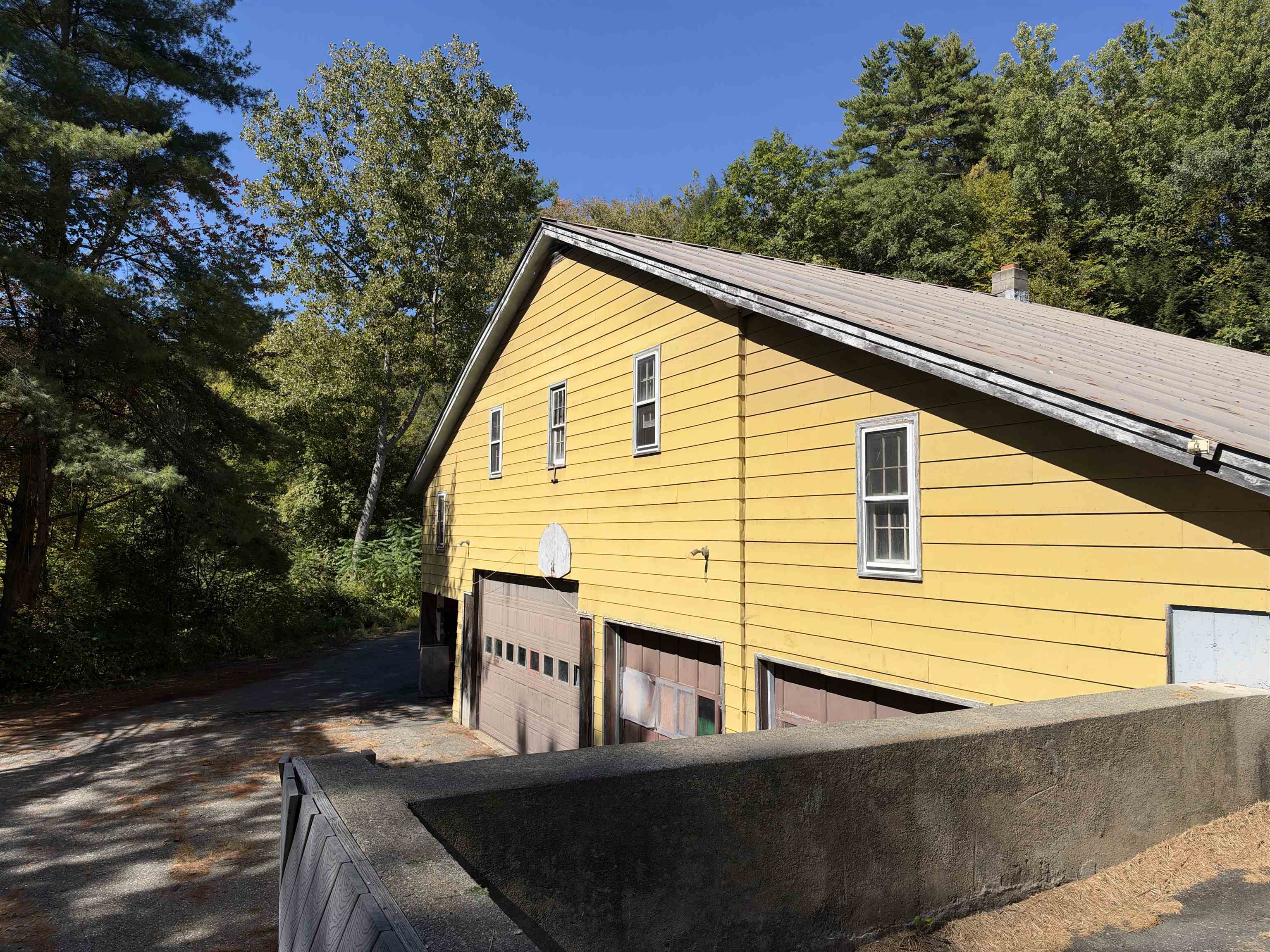 Photo 3 of Single family home for sale at 1259 Connecticut River Rd, White River Junction, VT 05001 | MLS# 5111183 | Listing updated on 2026-09-23