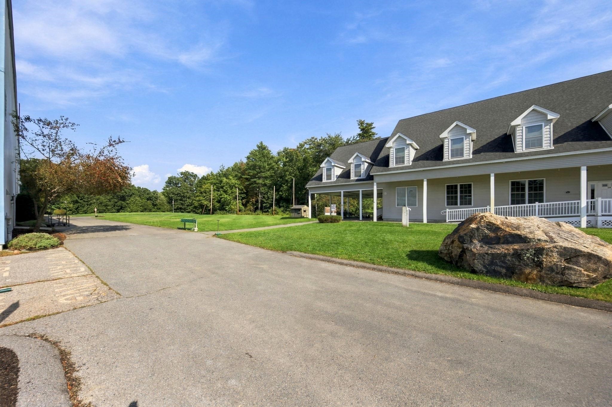 10 Diamond Oaks Boulevard, Kingston, NH photo 2