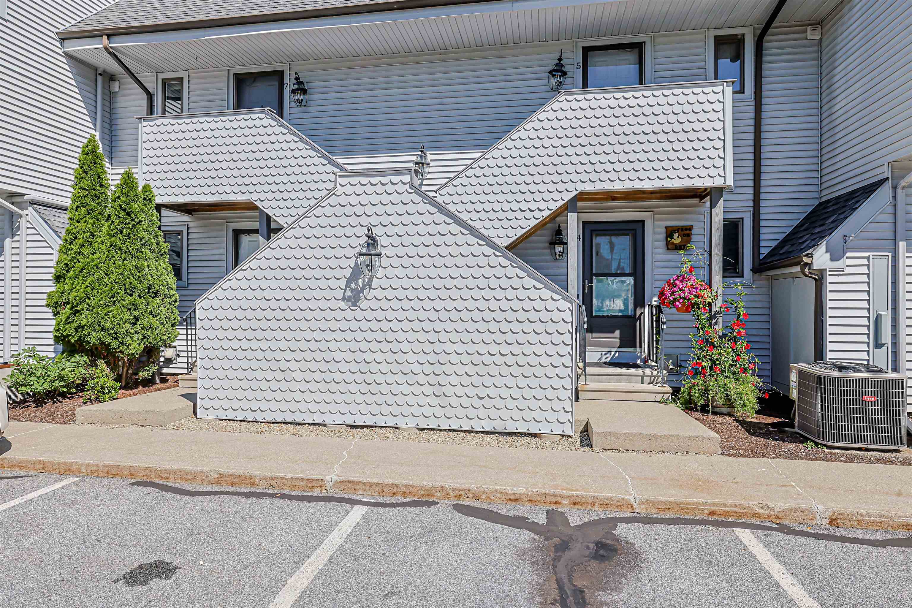 Photo 2 of Condo for sale at 33 River Front Dr #7, Manchester, NH 03102 | MLS# 5111302 | Listing updated on 2026-09-24