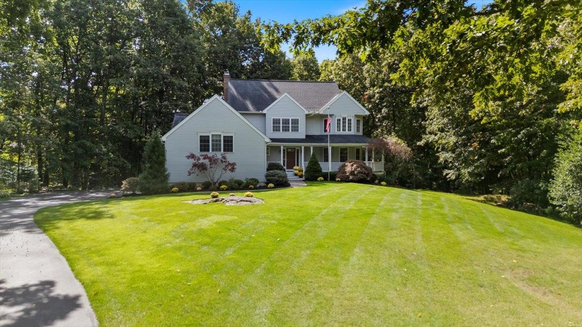 10 Kings Grant Drive, Atkinson, NH photo 4