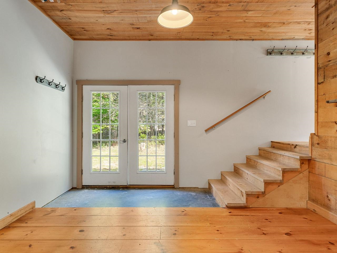 Photo 2 of Single family home for sale at 1298 Cobb Hl Rd, Lincoln, VT 05443 | MLS# 5111329 | Listing updated on 2026-09-28
