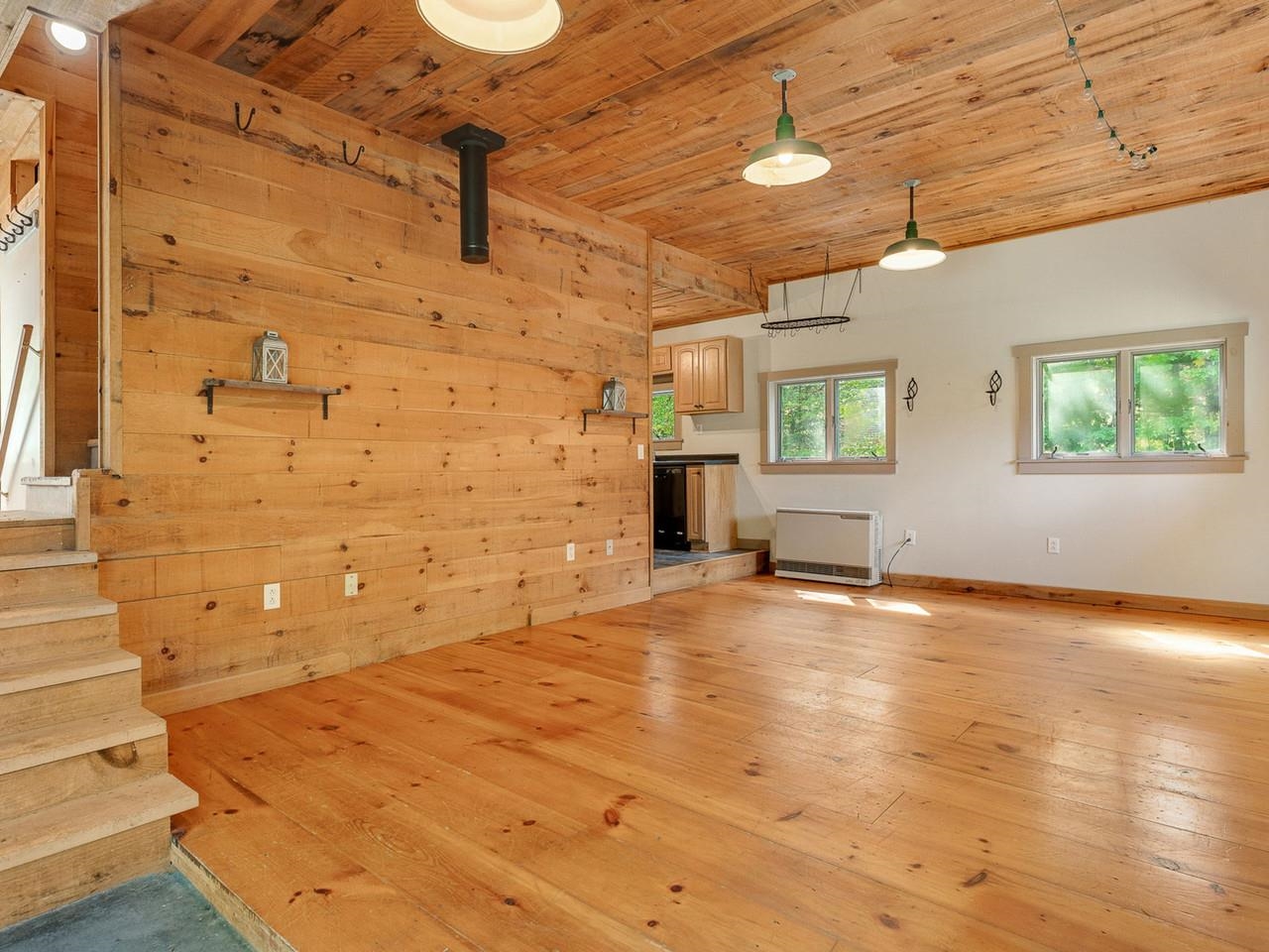 Photo 3 of Single family home for sale at 1298 Cobb Hl Rd, Lincoln, VT 05443 | MLS# 5111329 | Listing updated on 2026-09-28