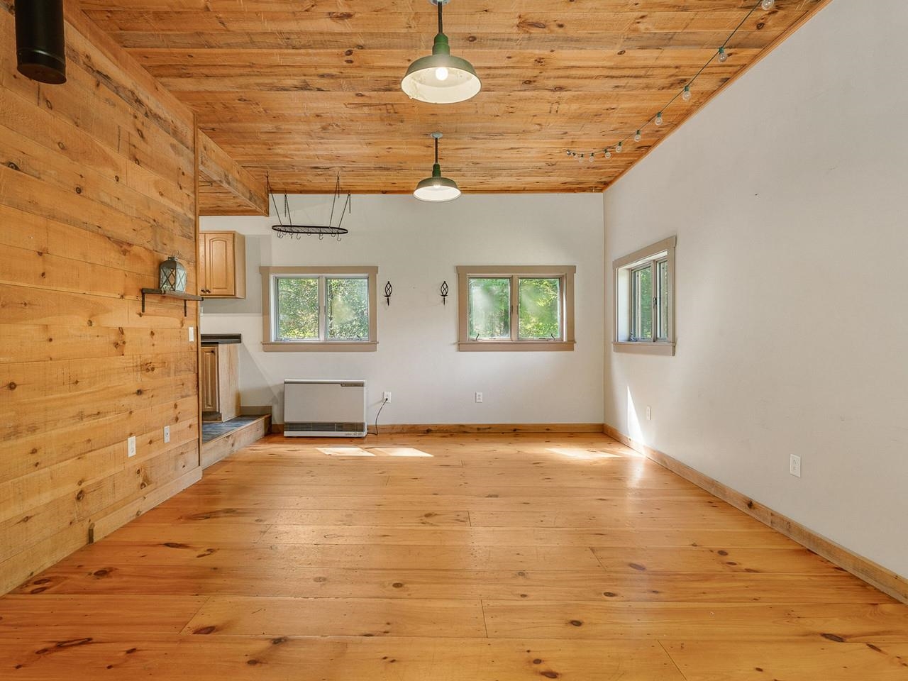 Photo 4 of Single family home for sale at 1298 Cobb Hl Rd, Lincoln, VT 05443 | MLS# 5111329 | Listing updated on 2026-09-28