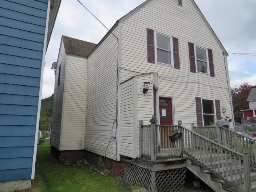 253 High Street, Berlin, NH photo 2