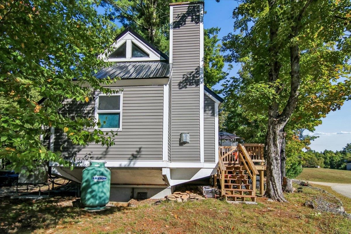 15 Sargent Drive, Raymond, NH photo 3