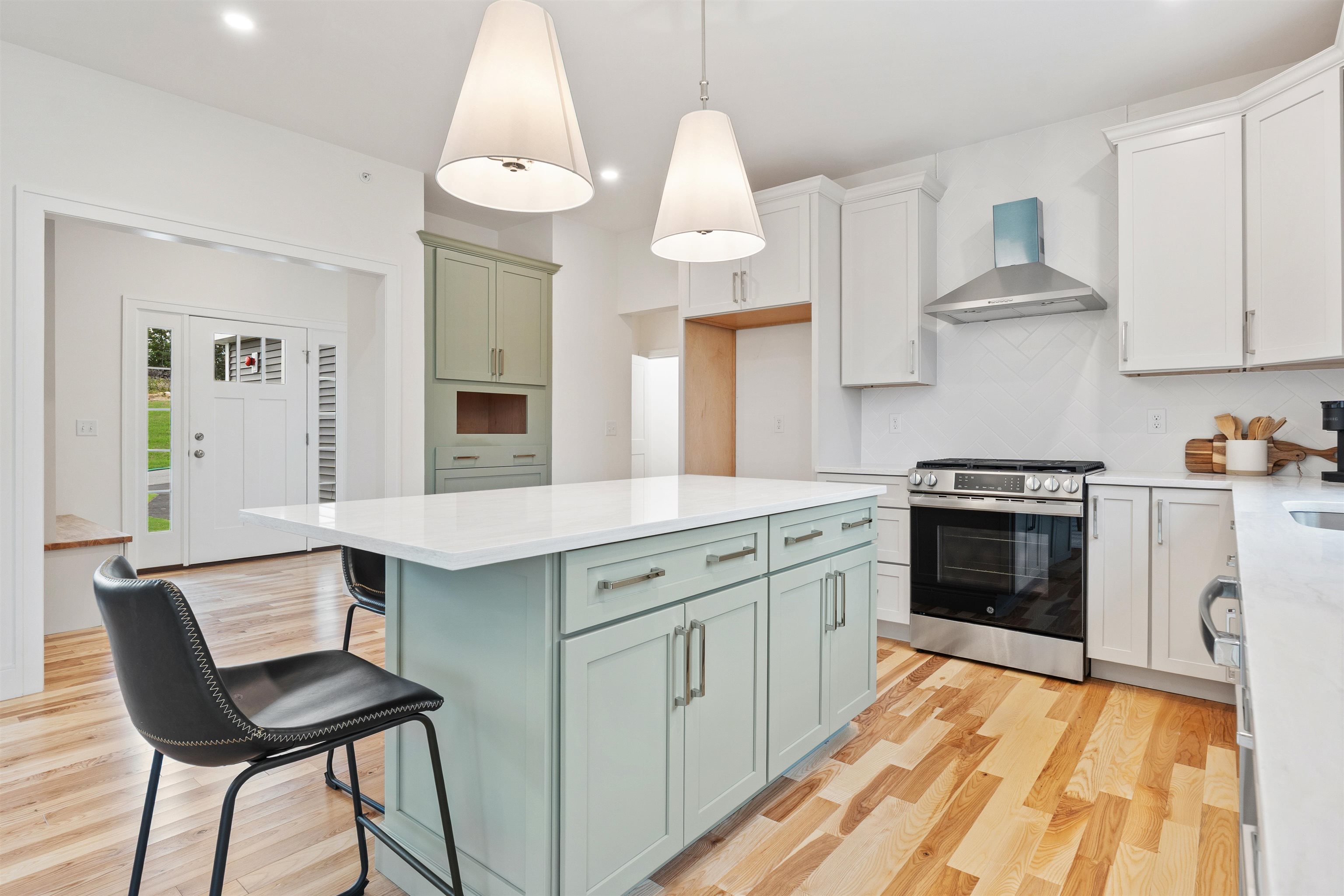 19 Spruce Peak Drive, Nottingham, NH photo 4