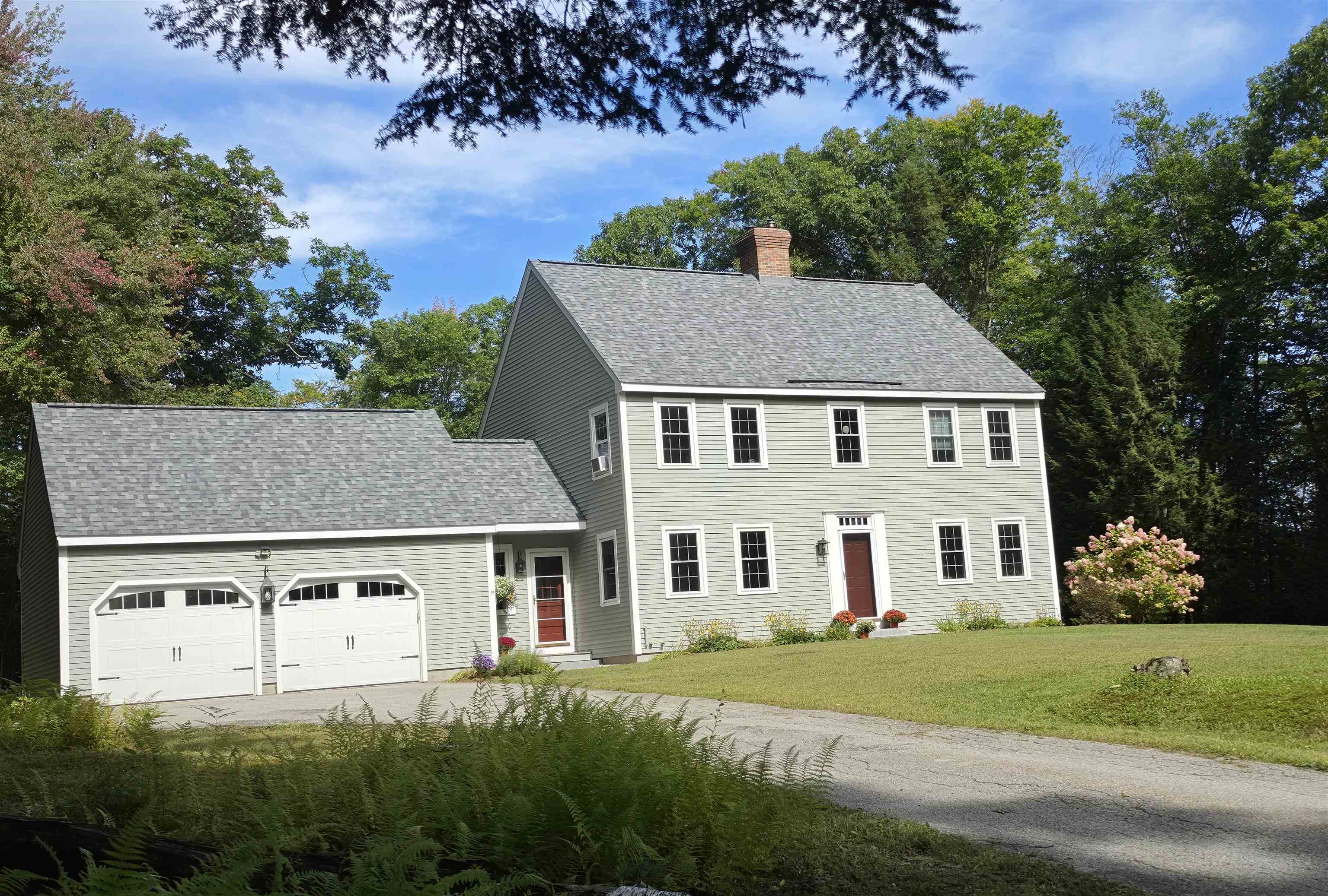 90 Deer Run Road, Henniker, NH photo 2