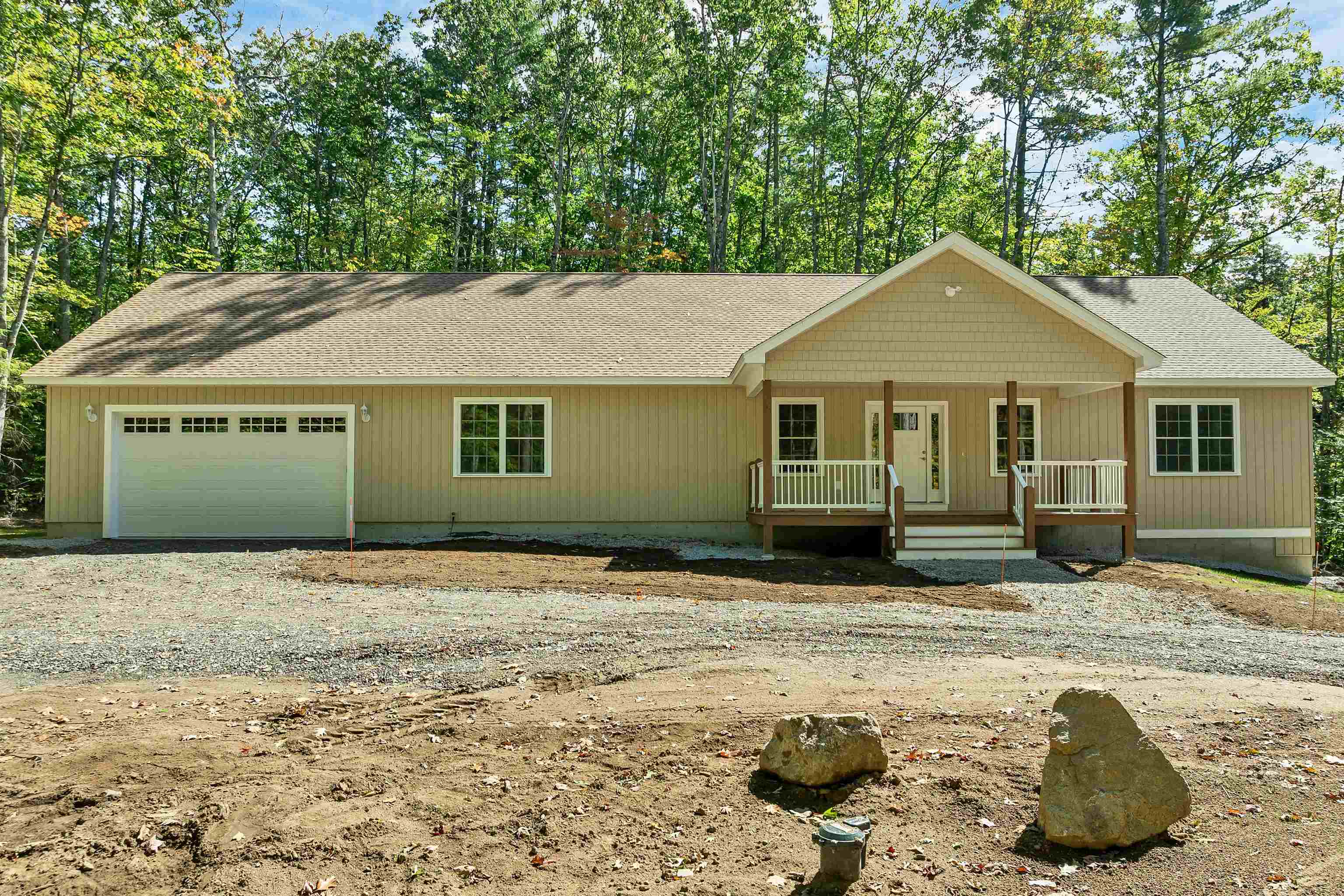 Photo 2 of Single family home for sale at 44 Lincoln Dr, Moultonborough, NH 03254 | MLS# 5111550 | Listing updated on 2026-09-30