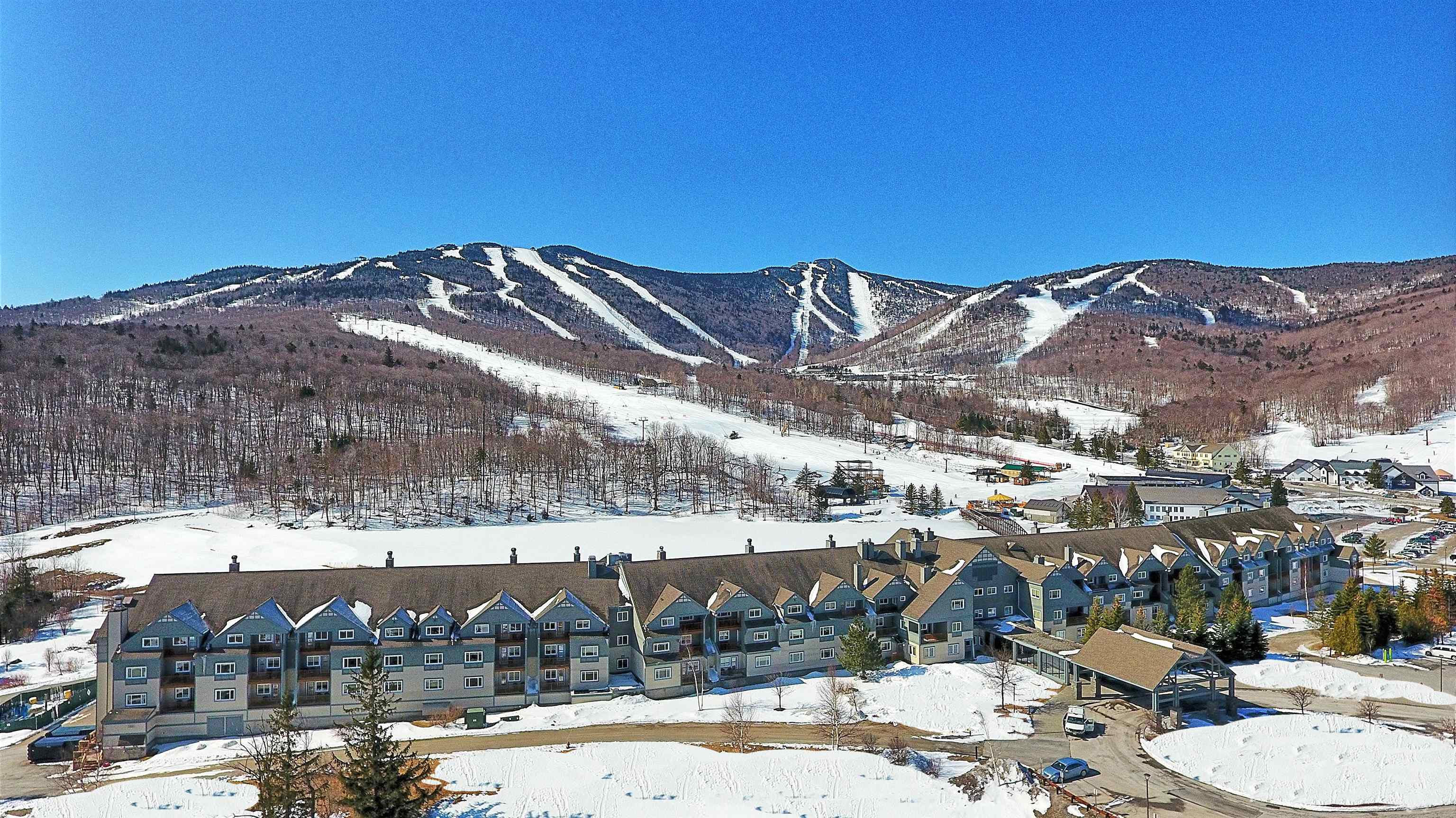 Photo 4 of Condo for sale at 228 E Mountain Rd #E SPCL GRAND HOTEL 359/361 II (SCHATZ), Killington, VT 05751 | MLS# 5111554 | Listing updated on 2026-09-30