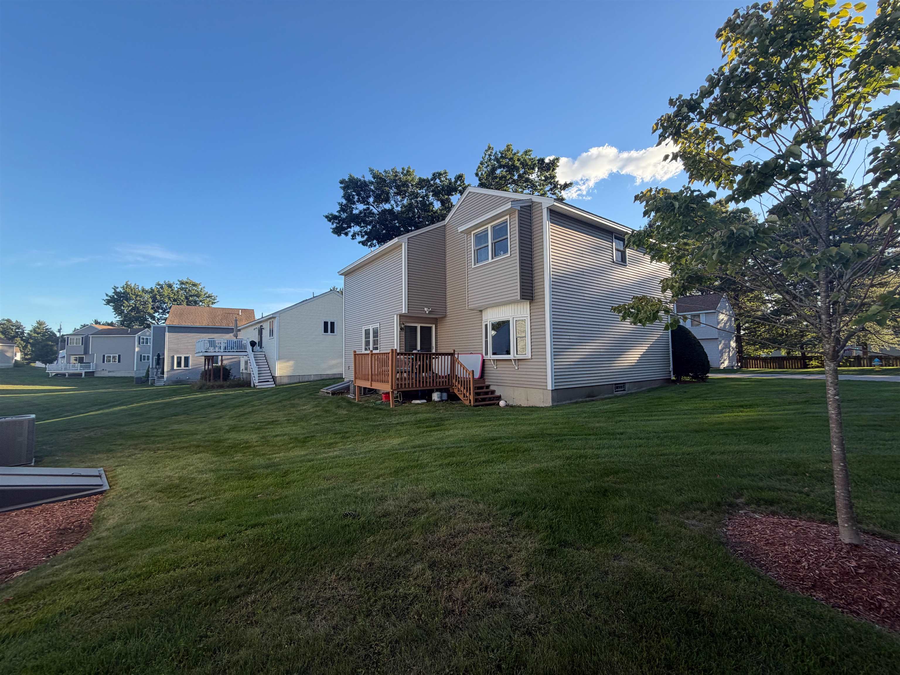 Photo 3 of Condo for sale at 9 Fenwick St, Nashua, NH 03063 | MLS# 5111589 | Listing updated on 2026-09-25
