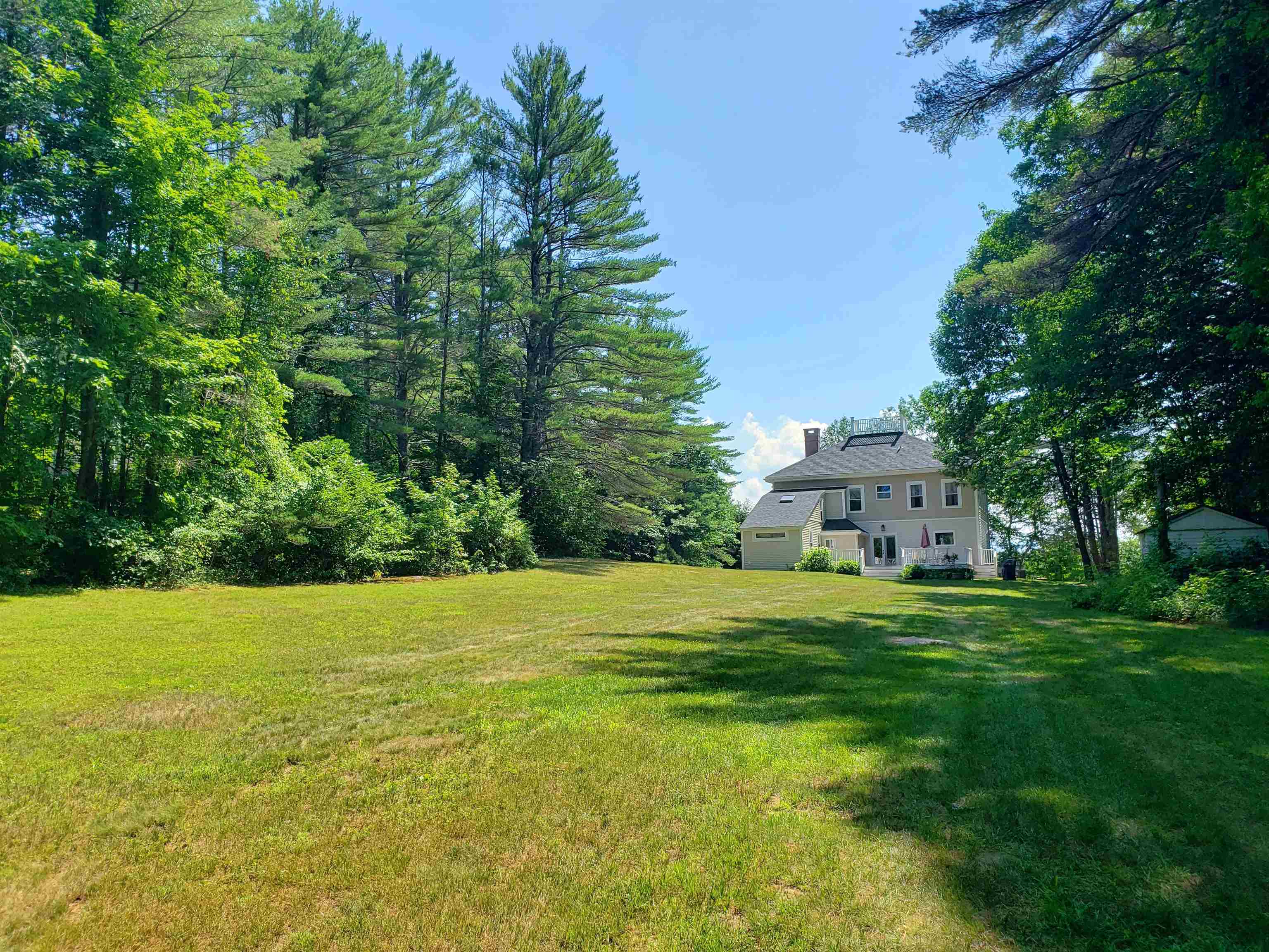Photo 3 of Single family home for sale at 85 Governor Wentworth Hwy, Mirror Lake, NH 03853 | MLS# 5111595 | Listing updated on 2026-09-25